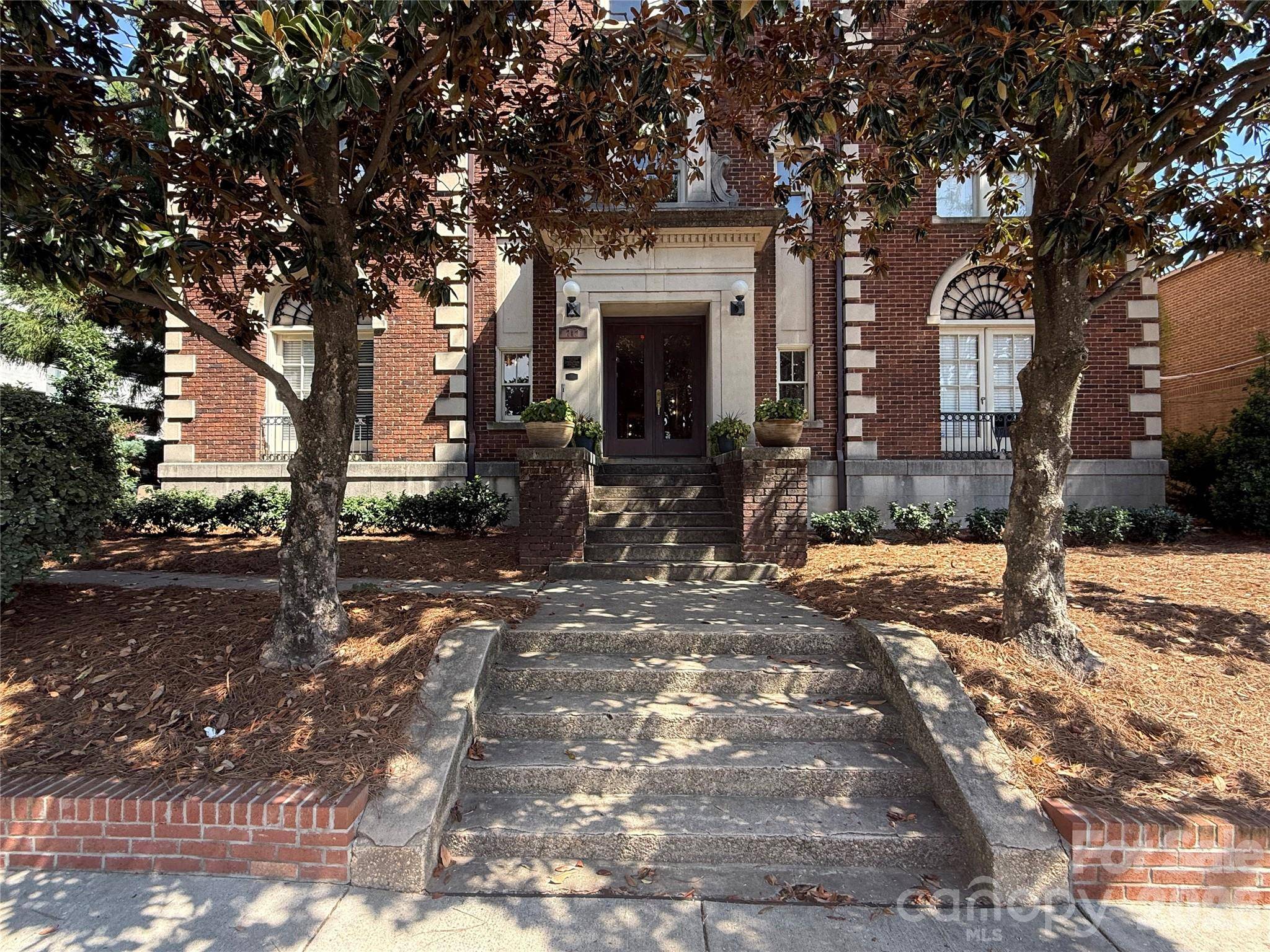 712 Louise AVE #203, Charlotte, NC 28204