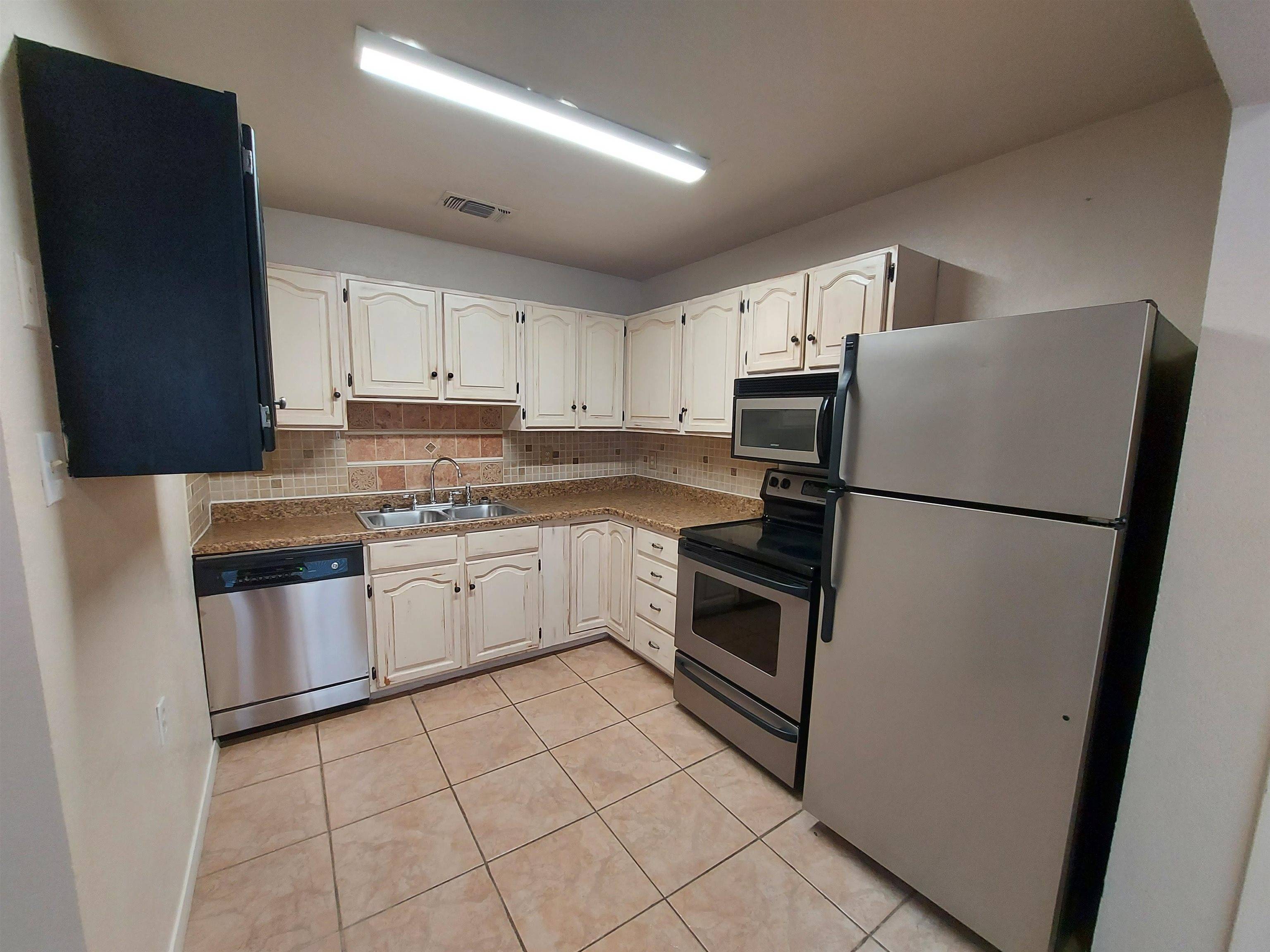 404 Oakhill, Granite Shoals, TX 78654