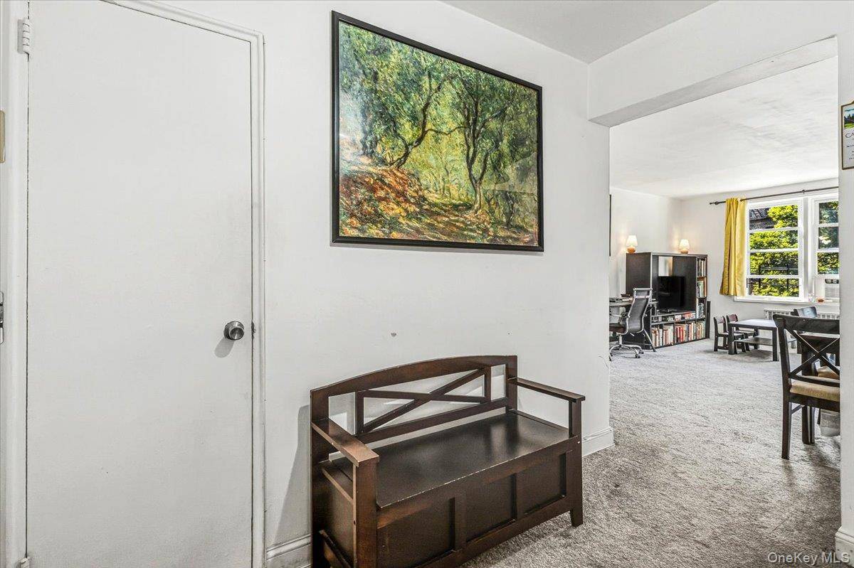 84-55 Daniels ST #2K, Briarwood, NY 11435