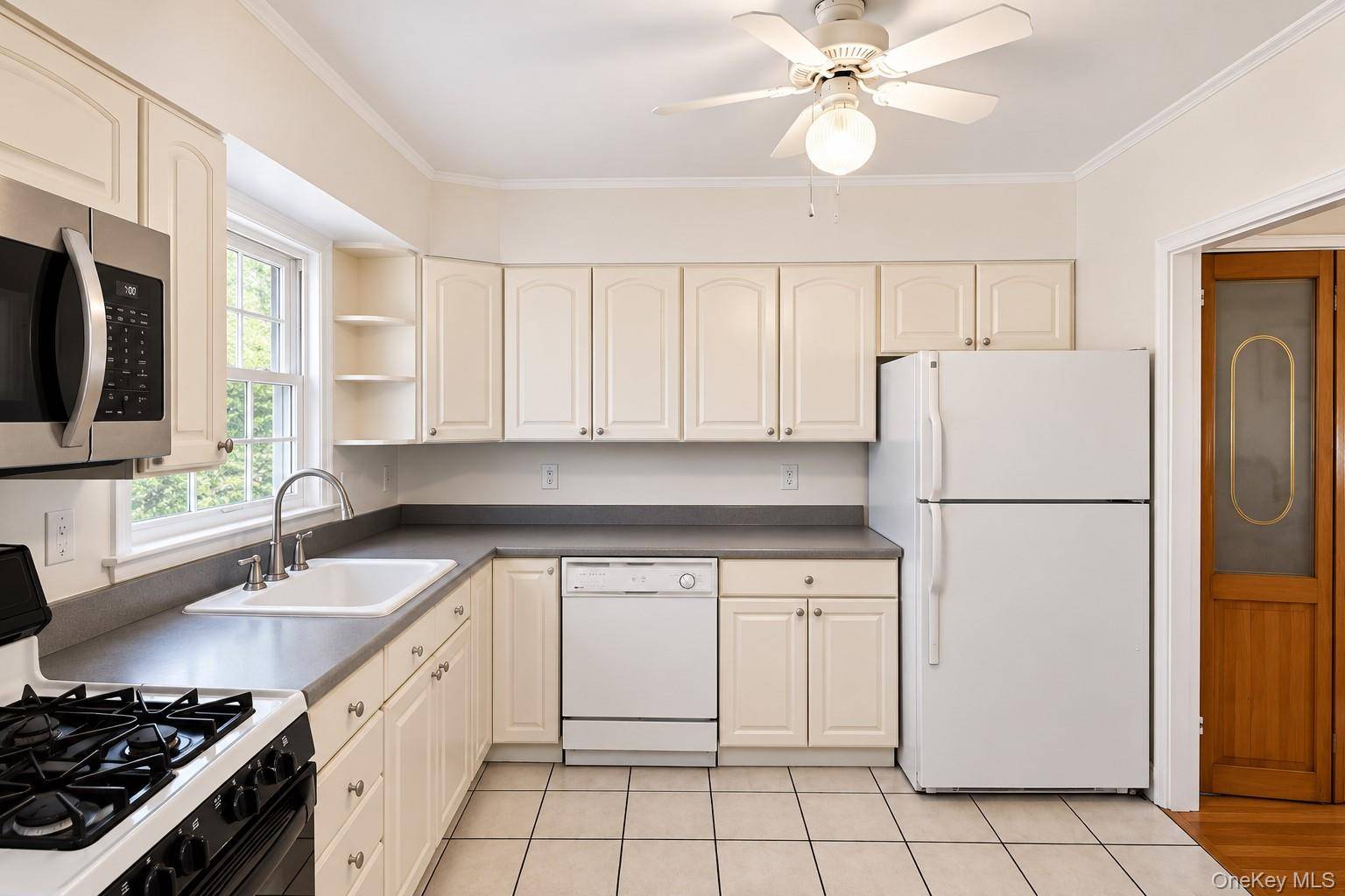 173 Pembrook DR, Yonkers, NY 10710