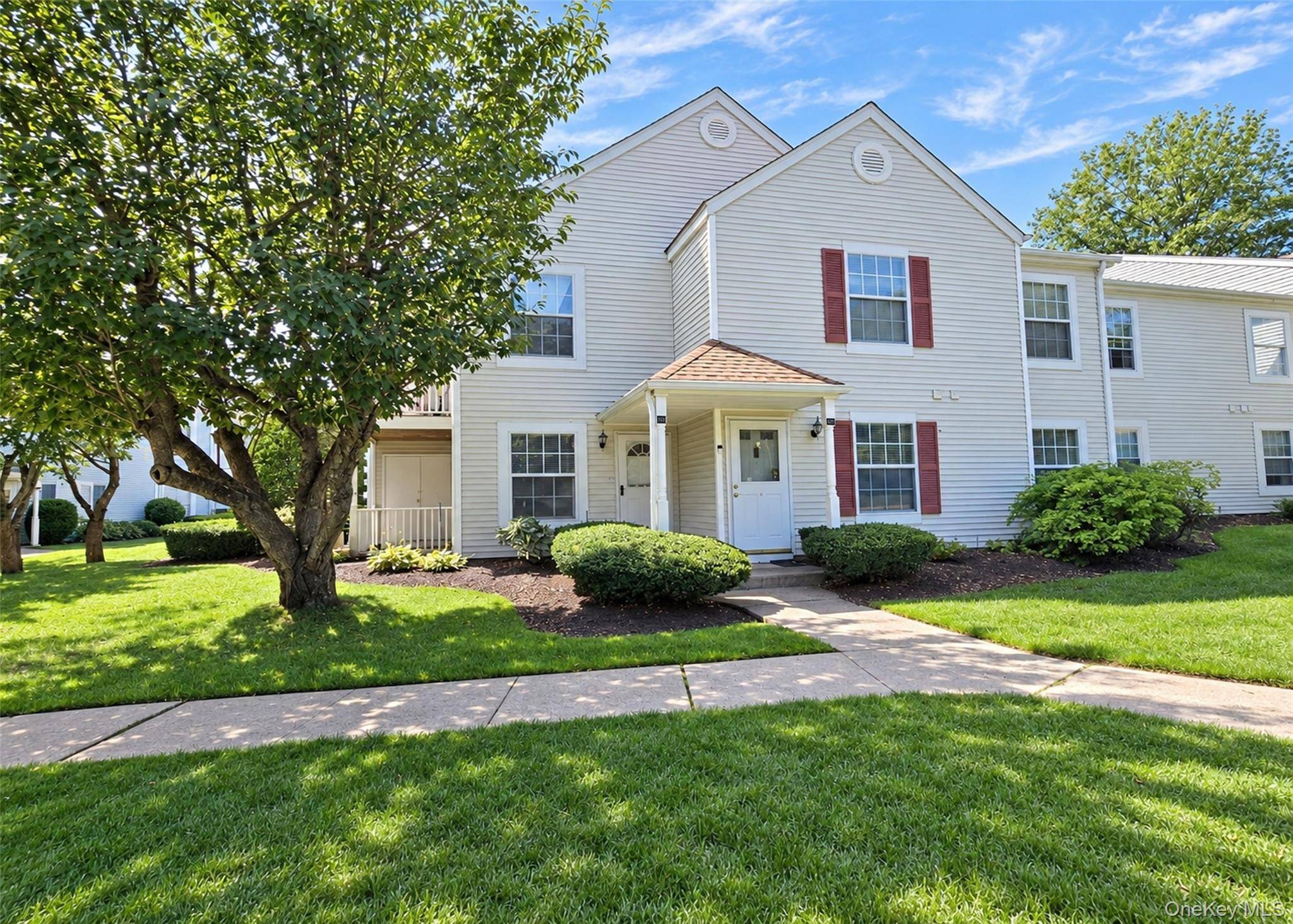 273 Fairview CIR, Middle Island, NY 11953