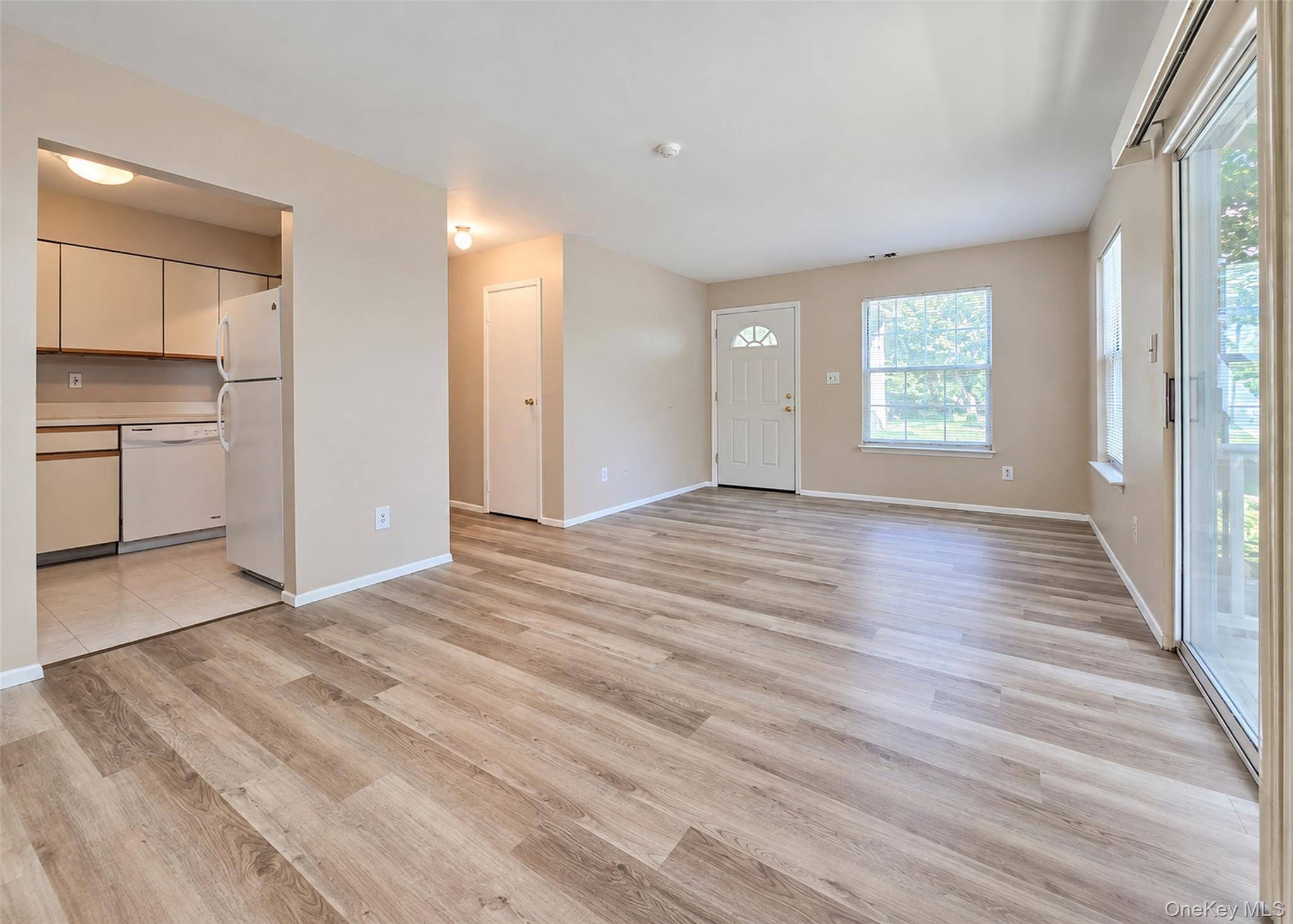 273 Fairview CIR, Middle Island, NY 11953