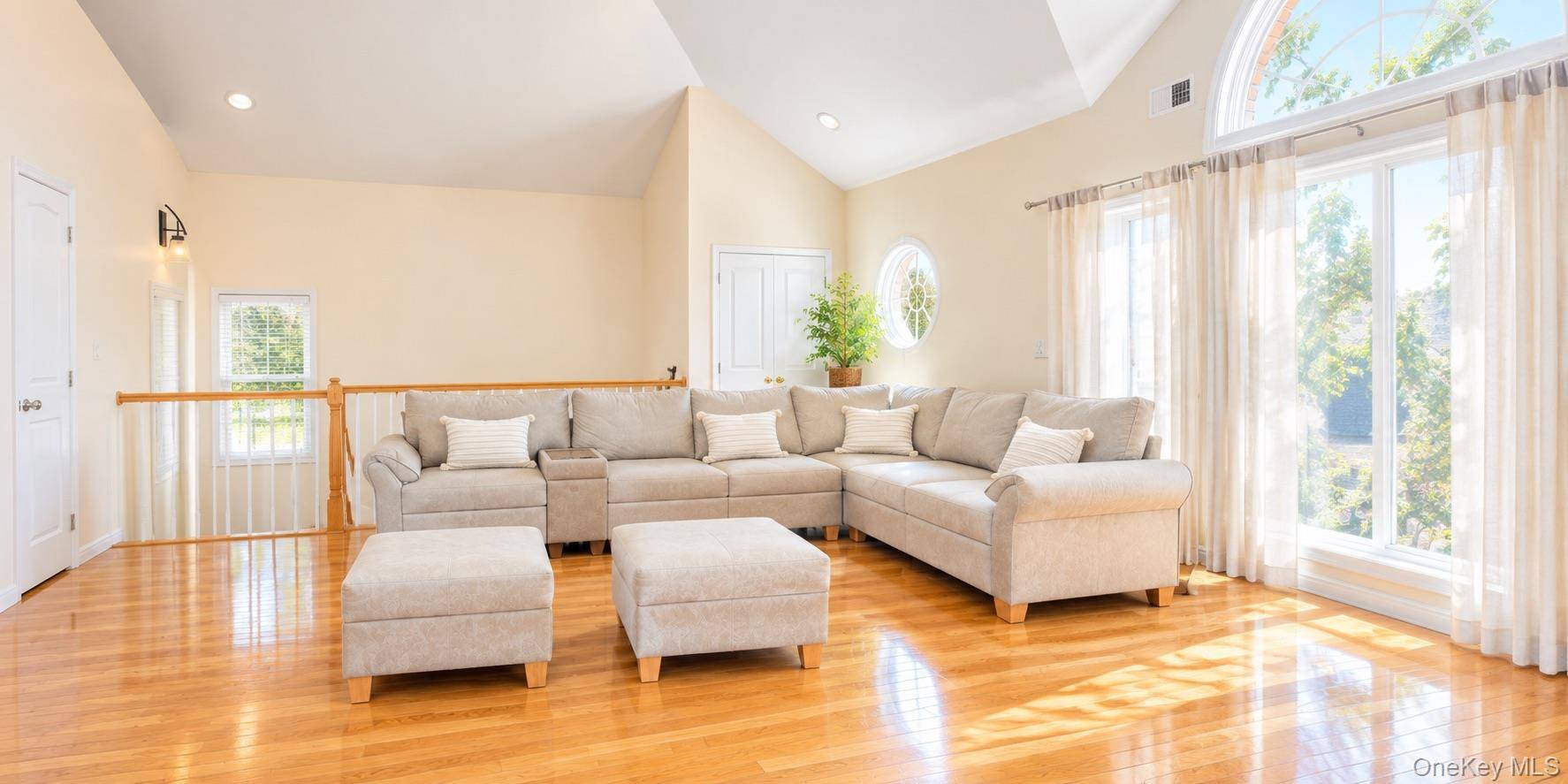 69-29 53rd DR, Maspeth, NY 11378