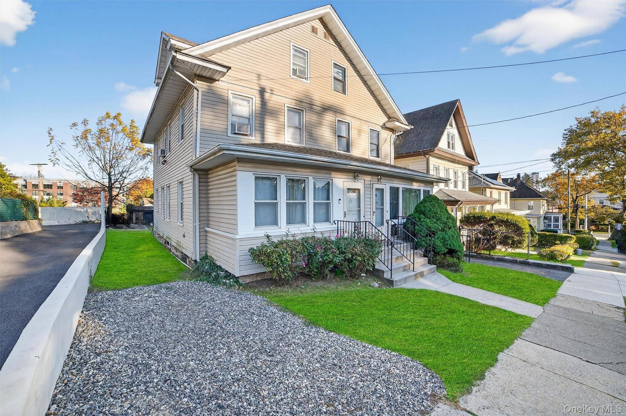 17 Mount Joy PL, New Rochelle, NY 10801