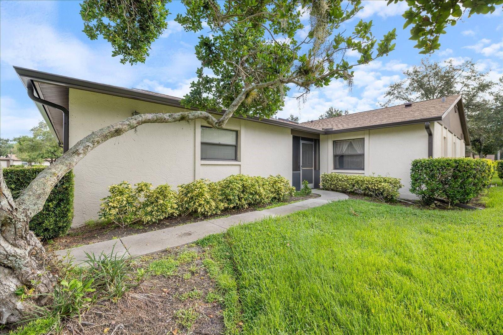 462 OAK HILL CIR #5, Sarasota, FL 34232
