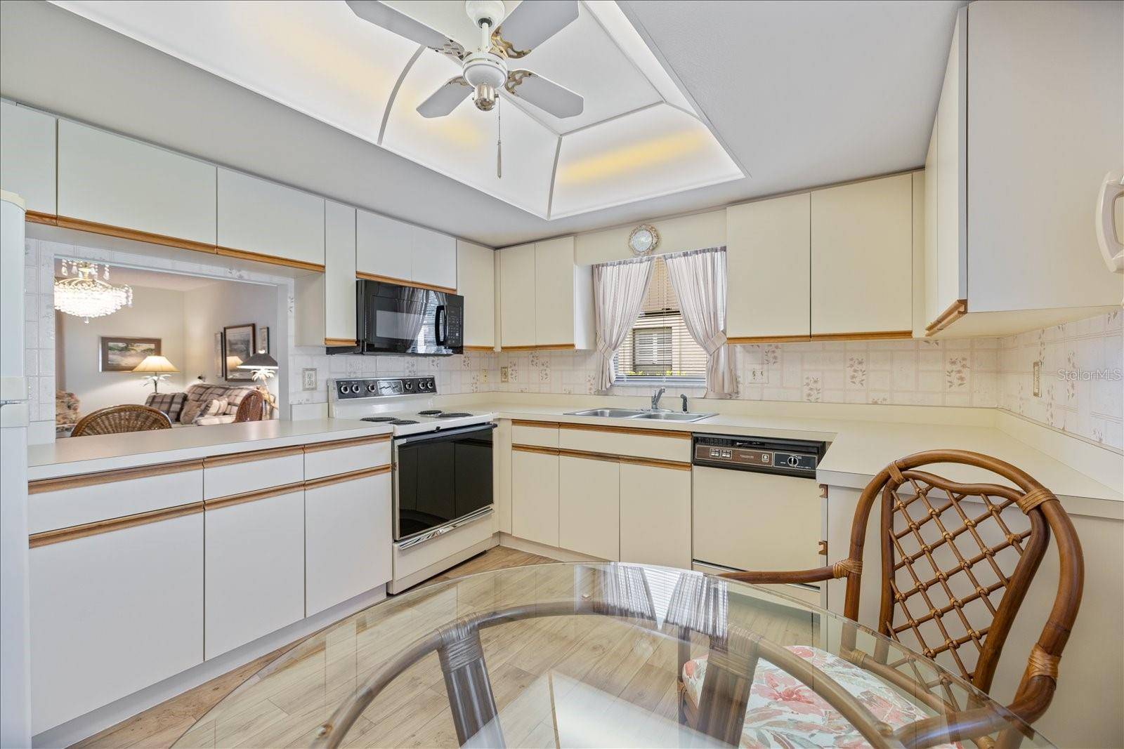 462 OAK HILL CIR #5, Sarasota, FL 34232