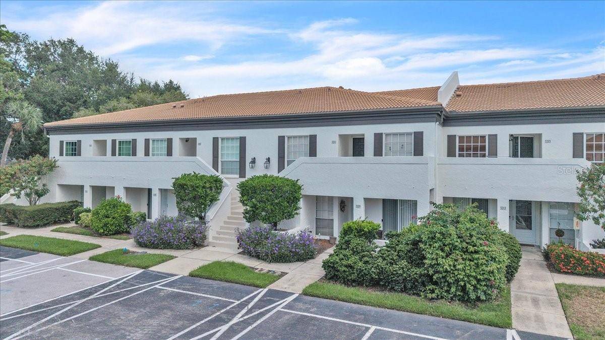 5209 WEDGEWOOD LN #17, Sarasota, FL 34235