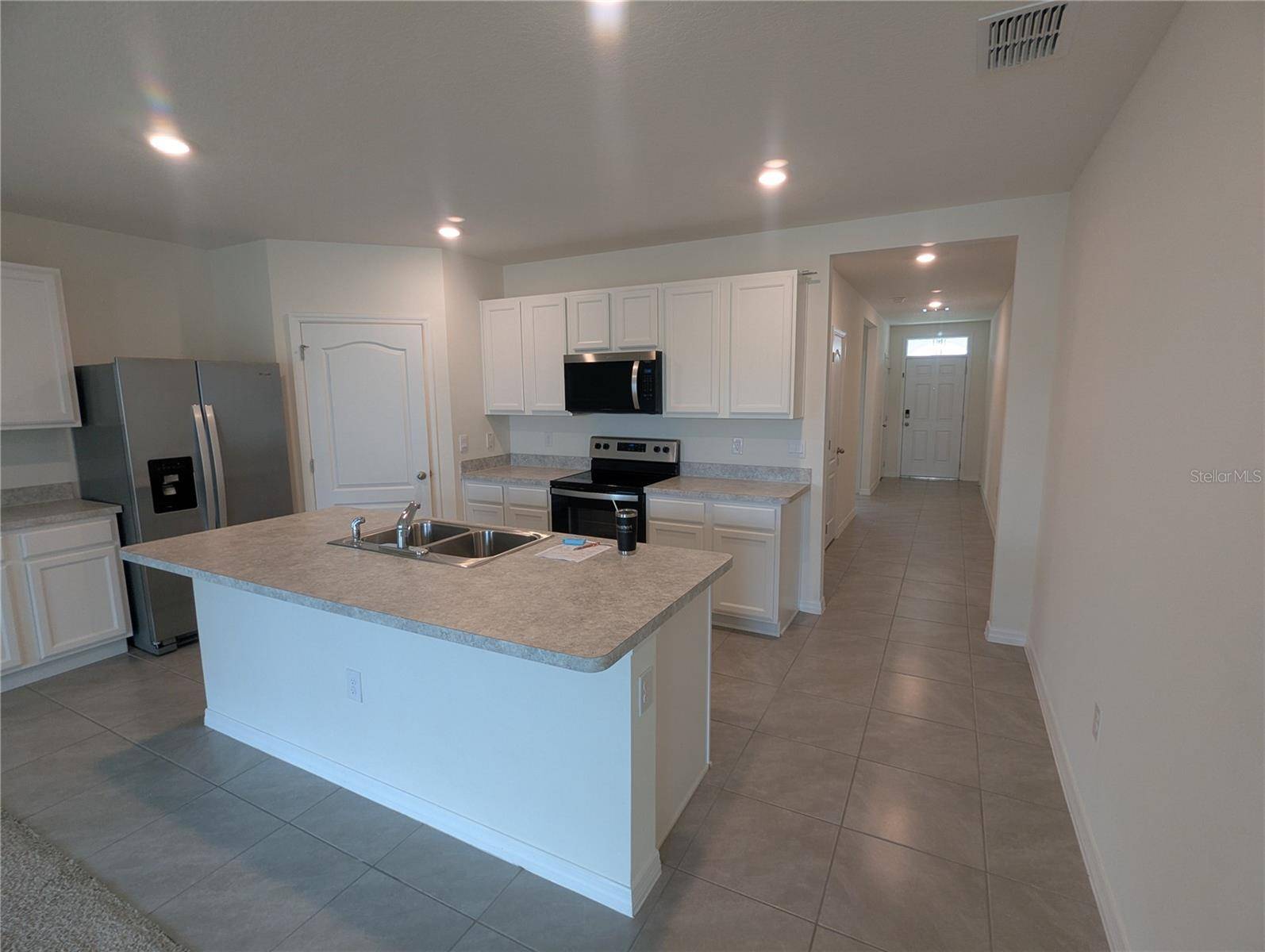 1903 HENIN CIR, Tavares, FL 32778