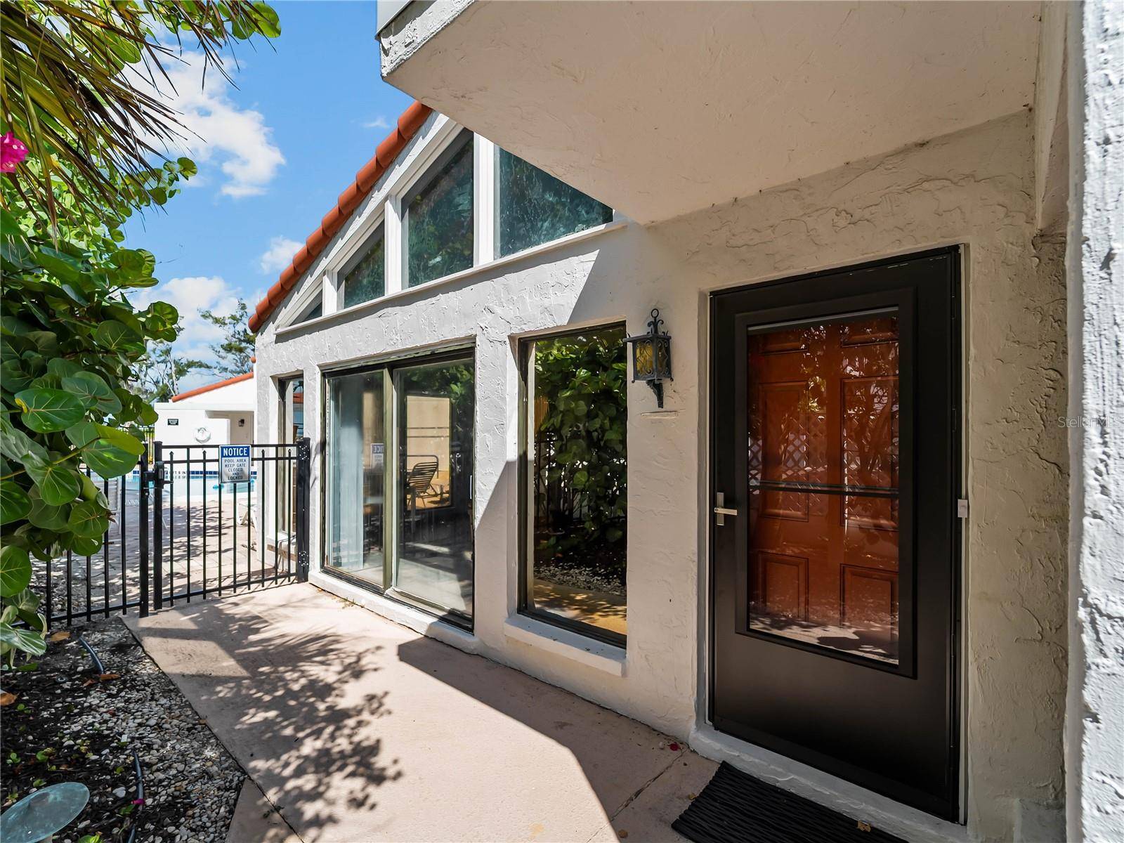 1585 TARPON CENTER DR #21, Venice, FL 34285