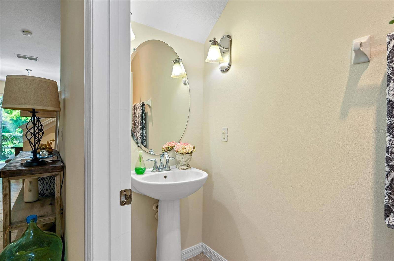 104 CANTERBURY BELL DR, Oviedo, FL 32765