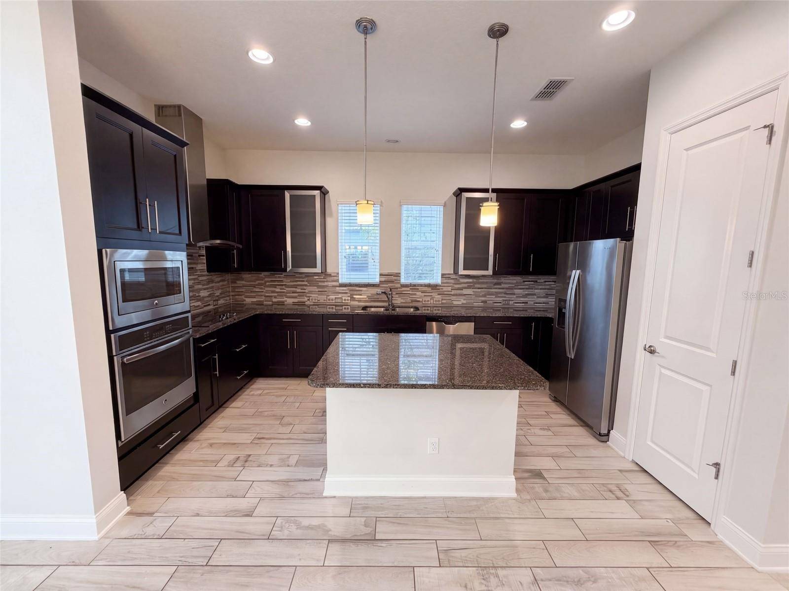 7797 LAUREATE BLVD, Orlando, FL 32827