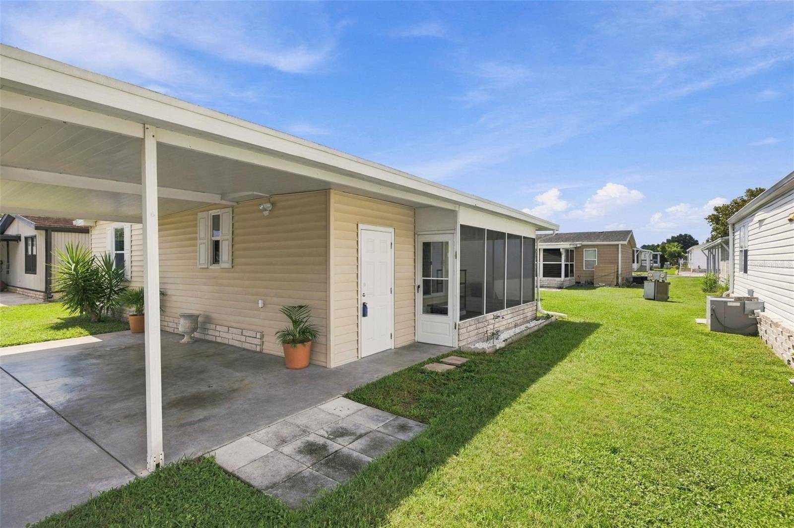 3041 SHORT LEAF ST, Wesley Chapel, FL 33543
