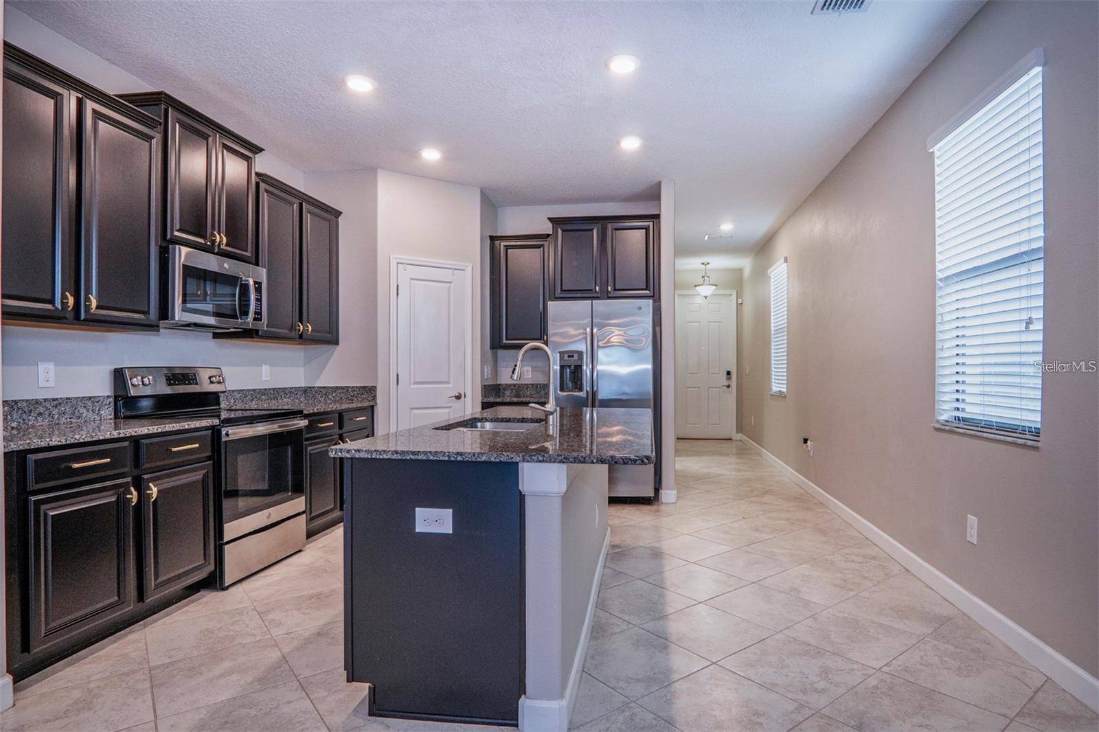9845 IVORY DR, Sun City Center, FL 33573