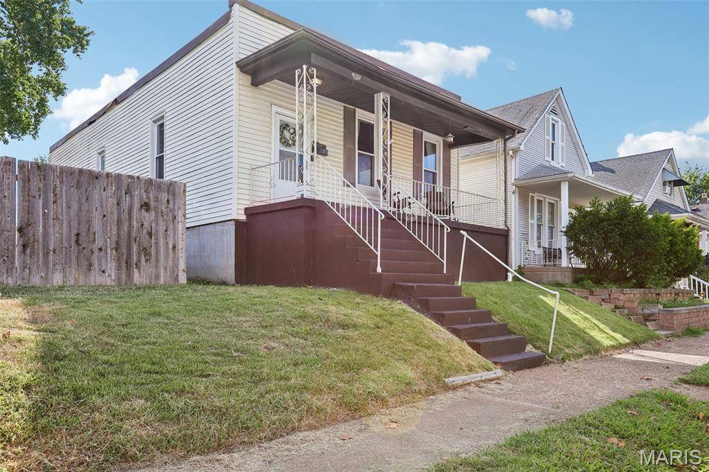 5108 Cologne AVE, St Louis, MO 63116