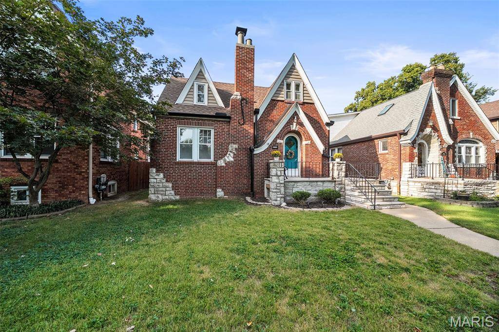 4108 Toenges AVE, St Louis, MO 63116