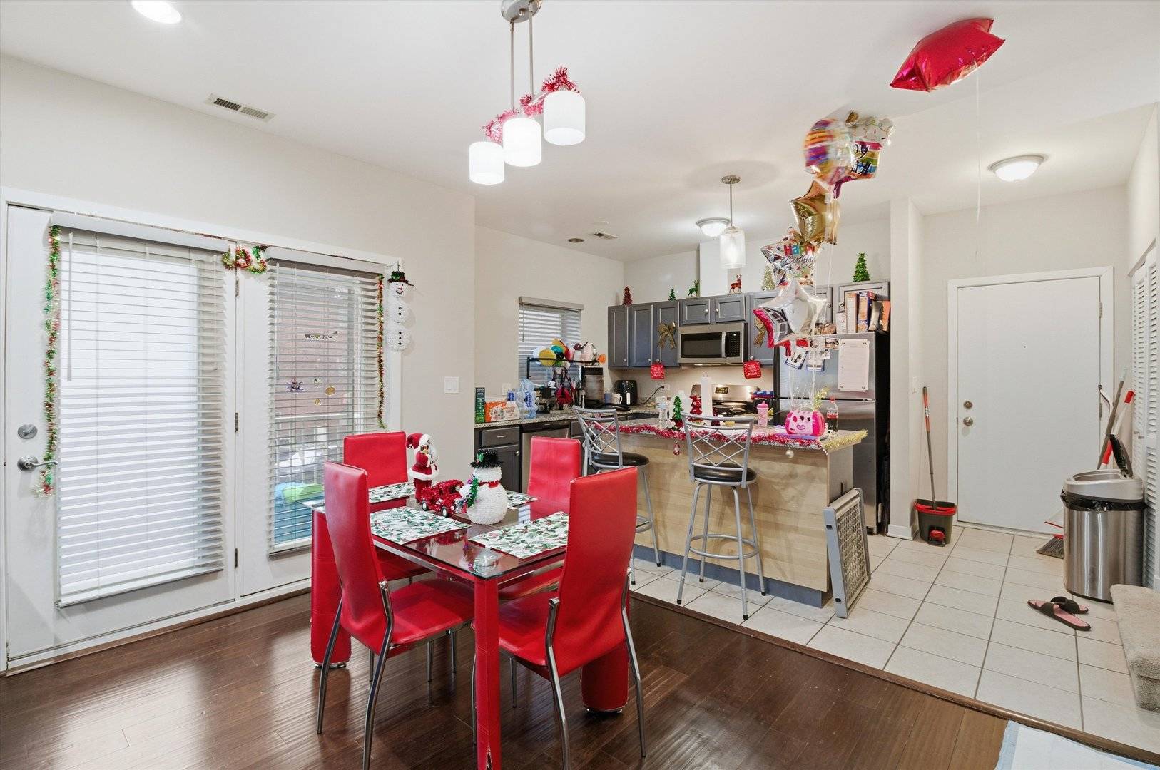 830 E Bowen AVE #2A, Chicago, IL 60653