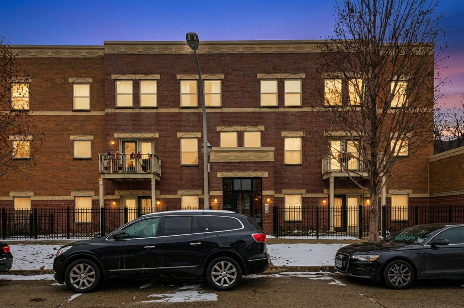 830 E Bowen AVE #2A, Chicago, IL 60653