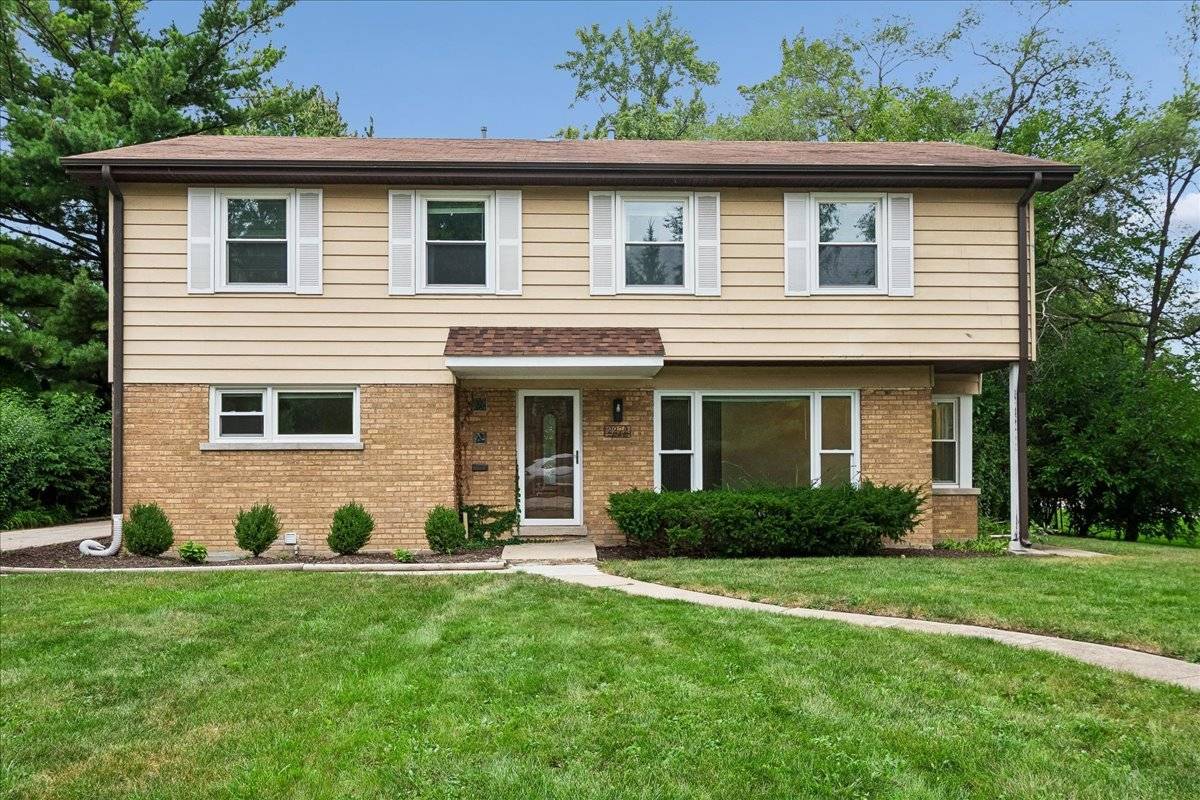 2272 Asbury RD, Northbrook, IL 60062