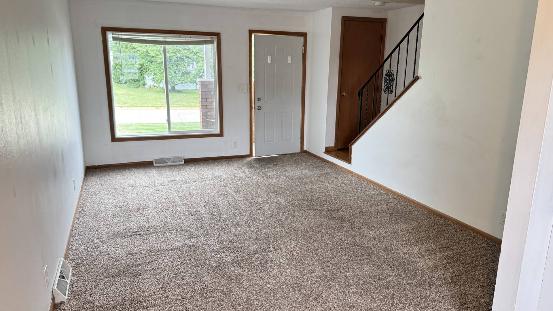 3 PARK AVE #C, Eldridge, IA 52748