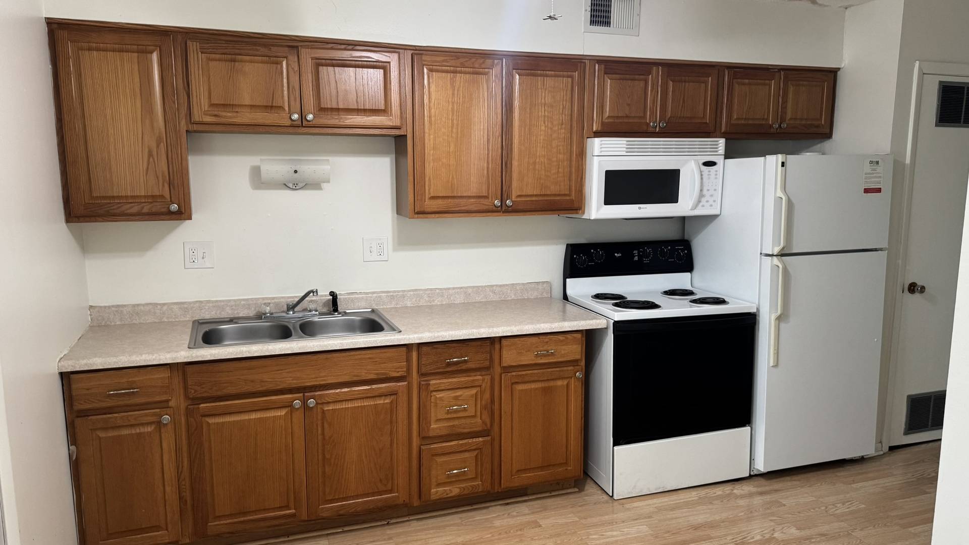 400 N 5TH ST #6, Eldridge, IA 52748