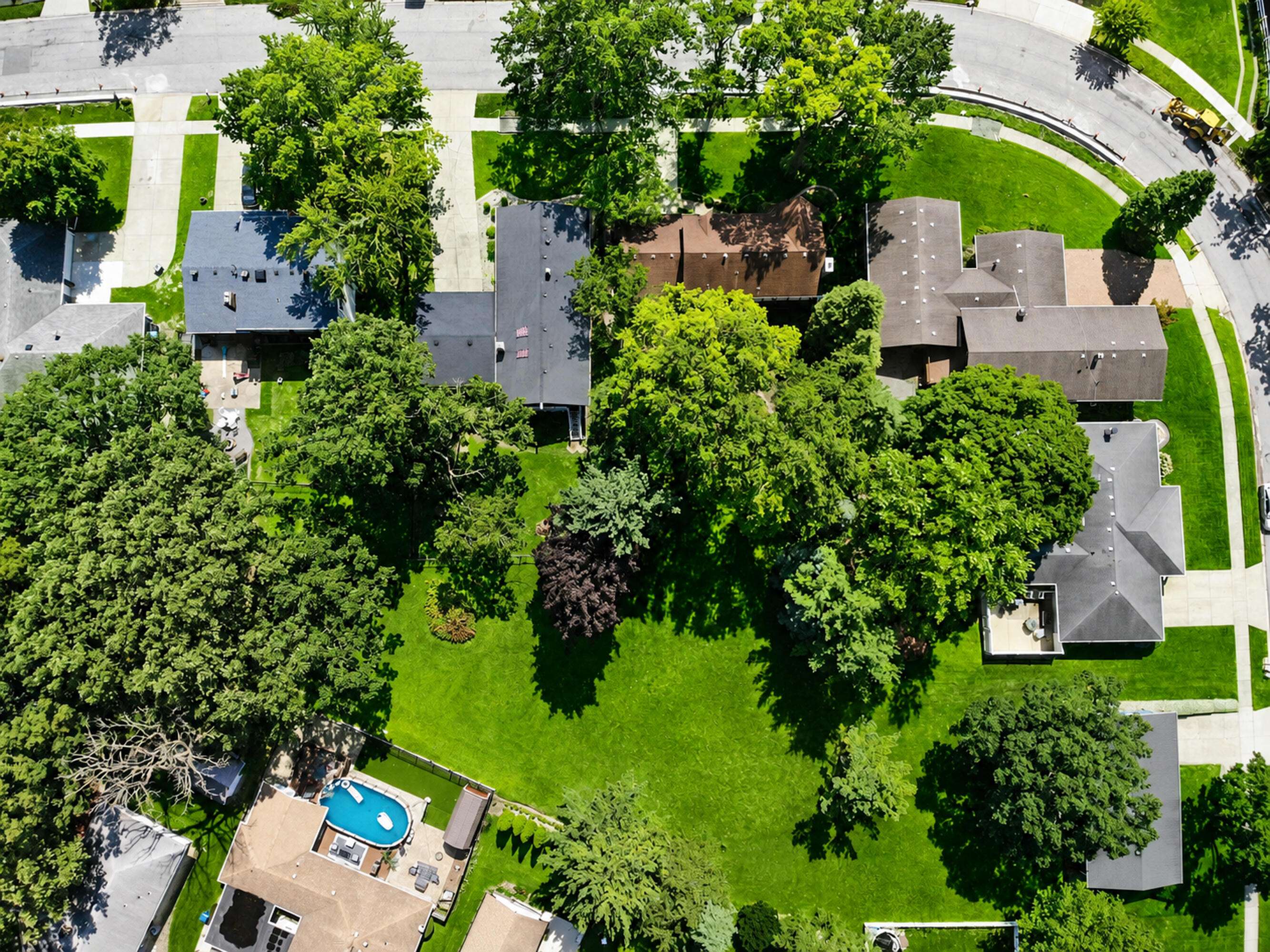336 Friar Tuck Drive, Schererville, IN 46375