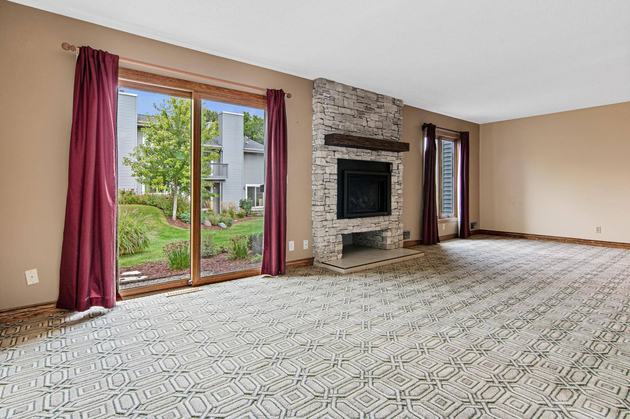 2646 Mackubin ST, Roseville, MN 55113