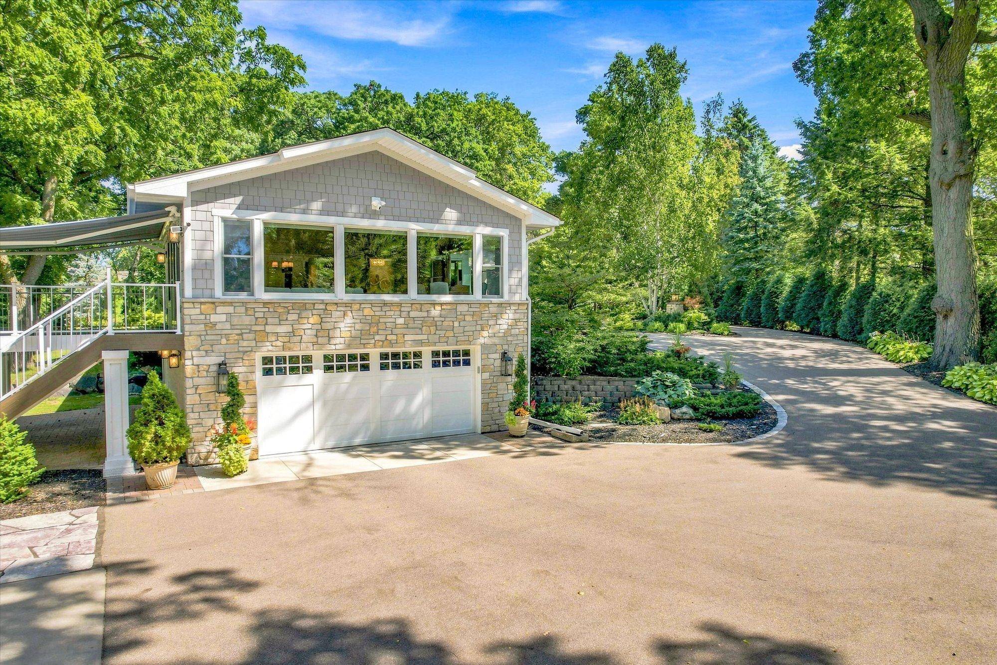 111 Teresa DR, West Saint Paul, MN 55118