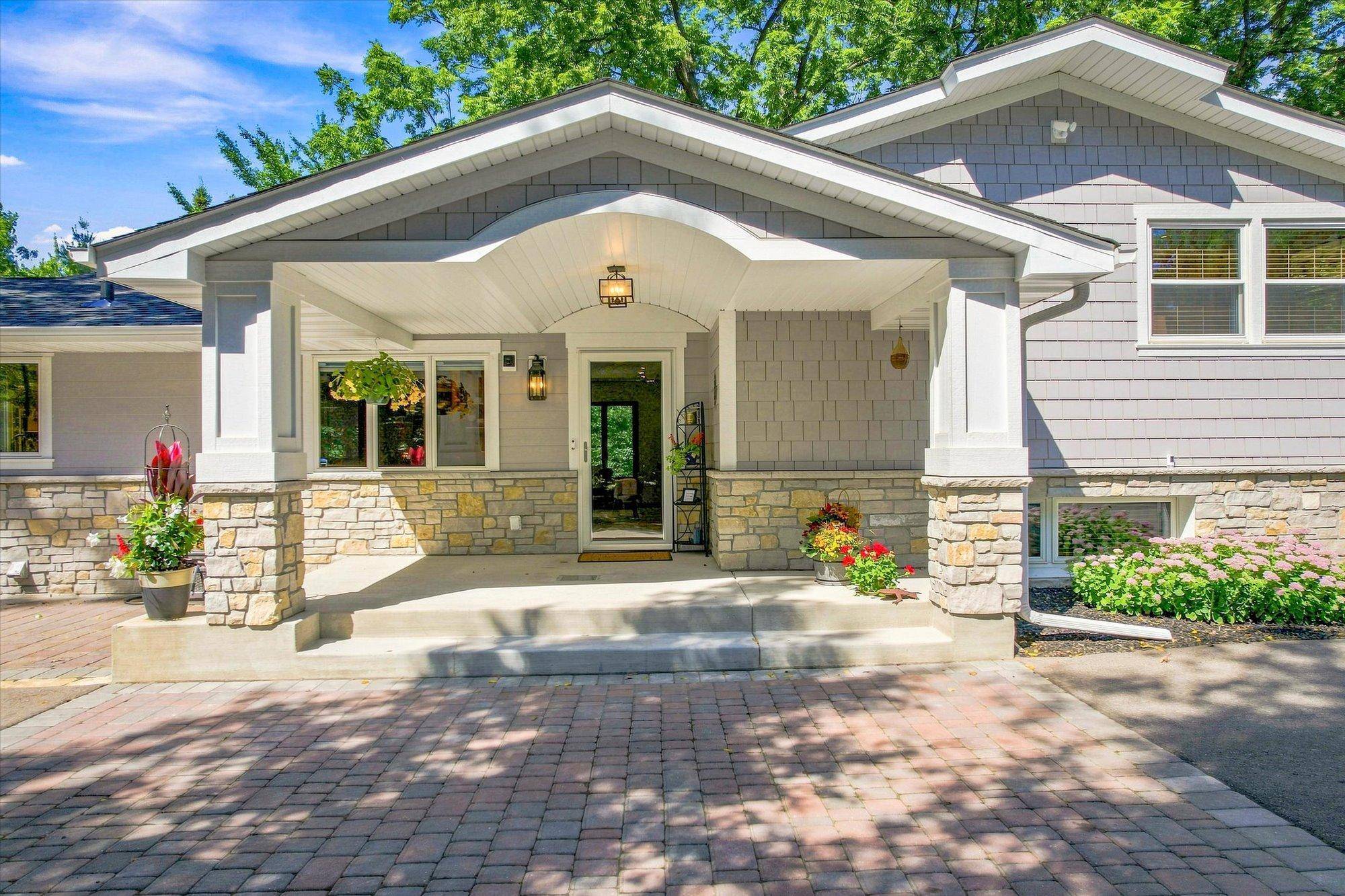 111 Teresa DR, West Saint Paul, MN 55118