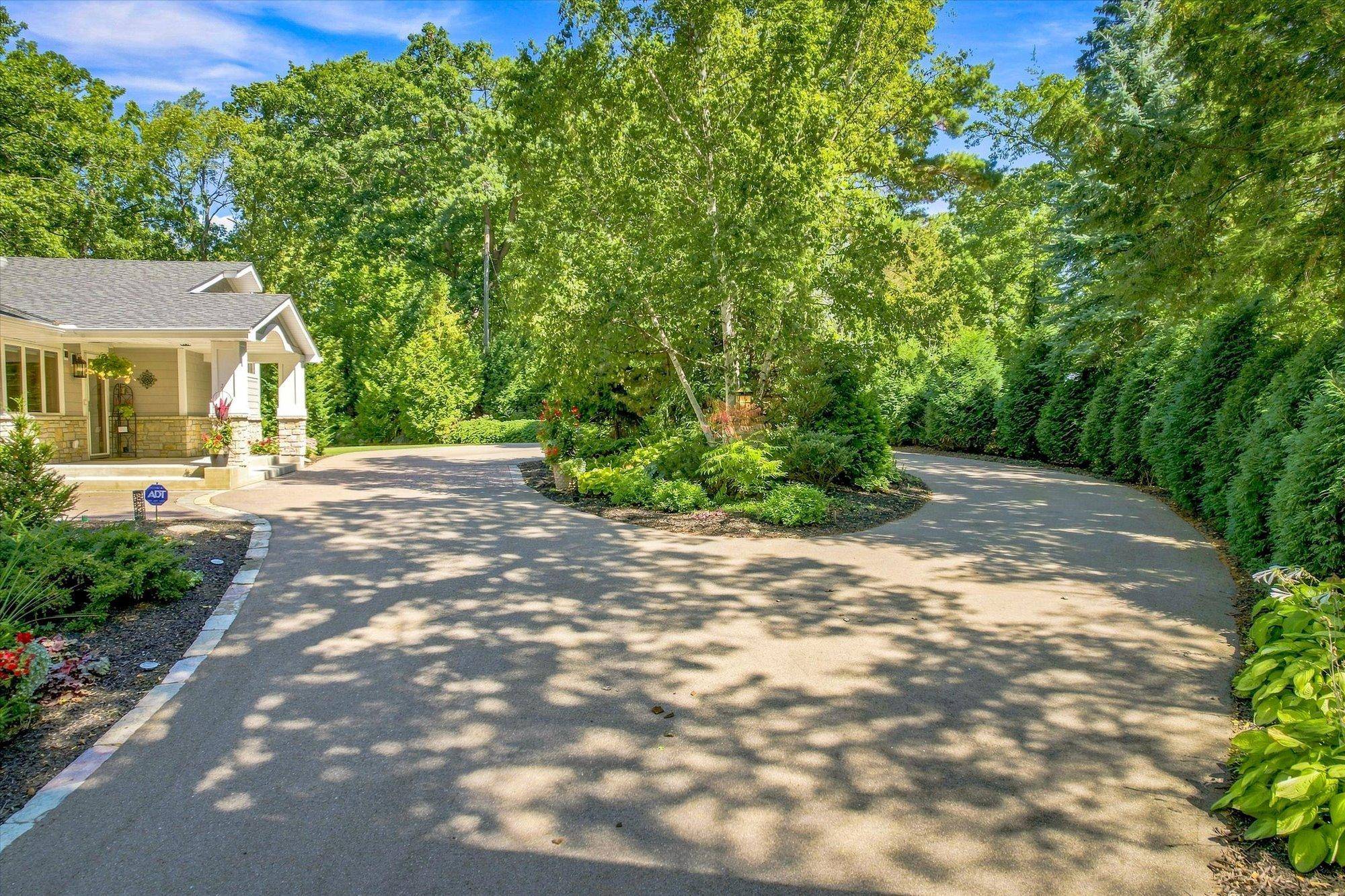 111 Teresa DR, West Saint Paul, MN 55118