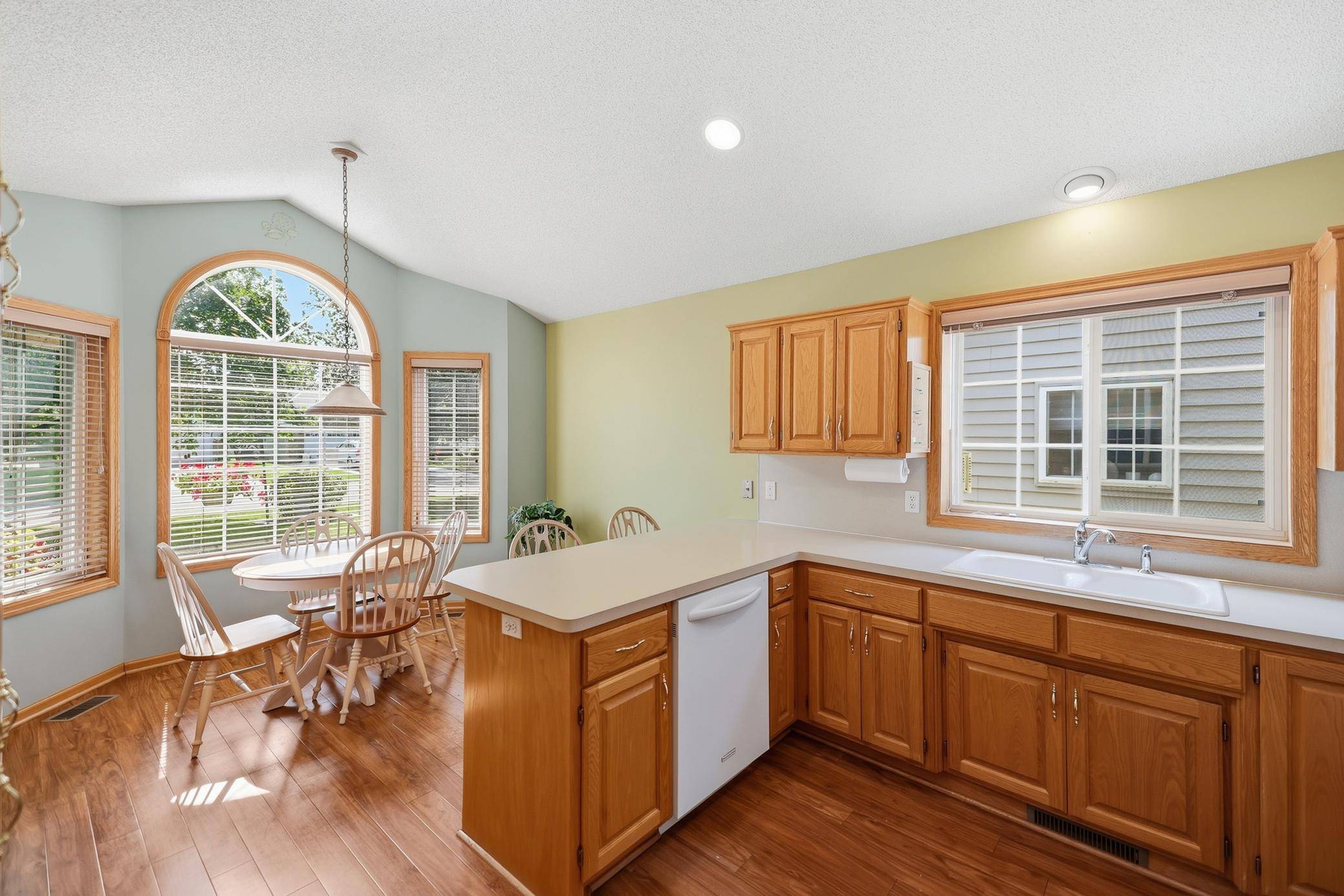 3824 93rd AVE N, Brooklyn Park, MN 55443