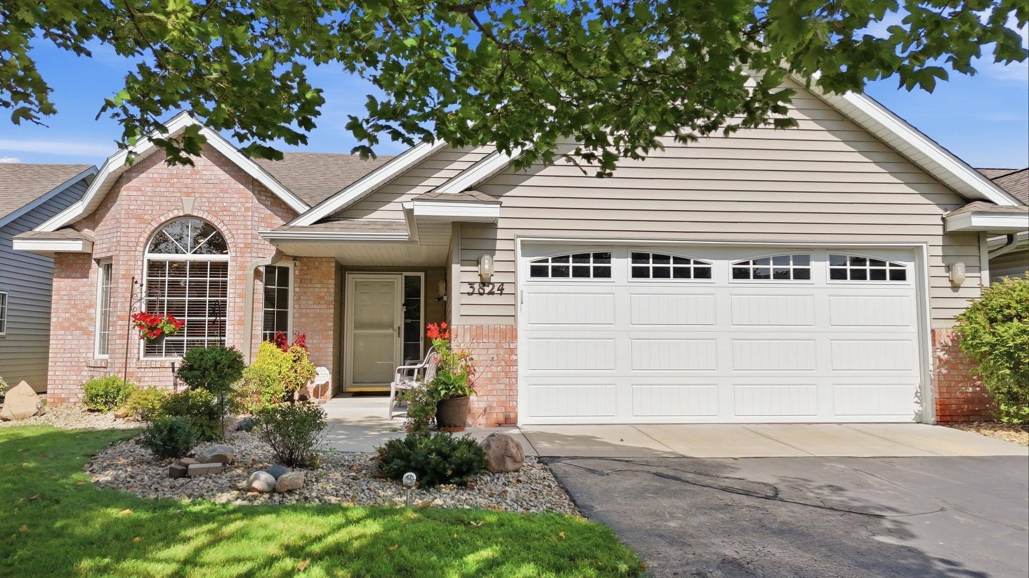 3824 93rd AVE N, Brooklyn Park, MN 55443