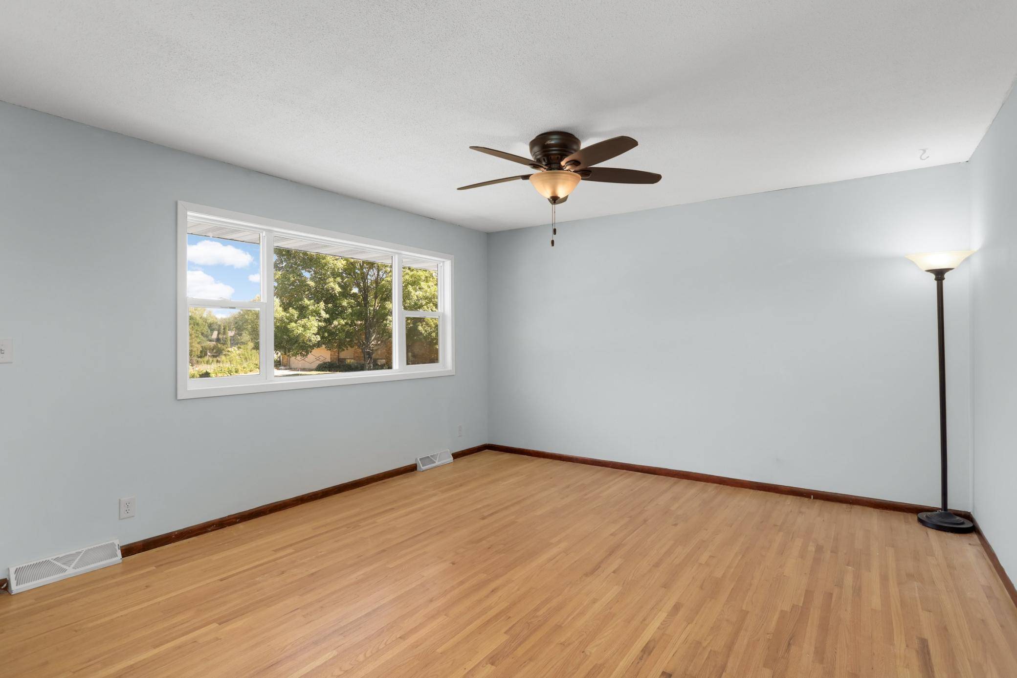 9041 Northwood CIR, New Hope, MN 55427