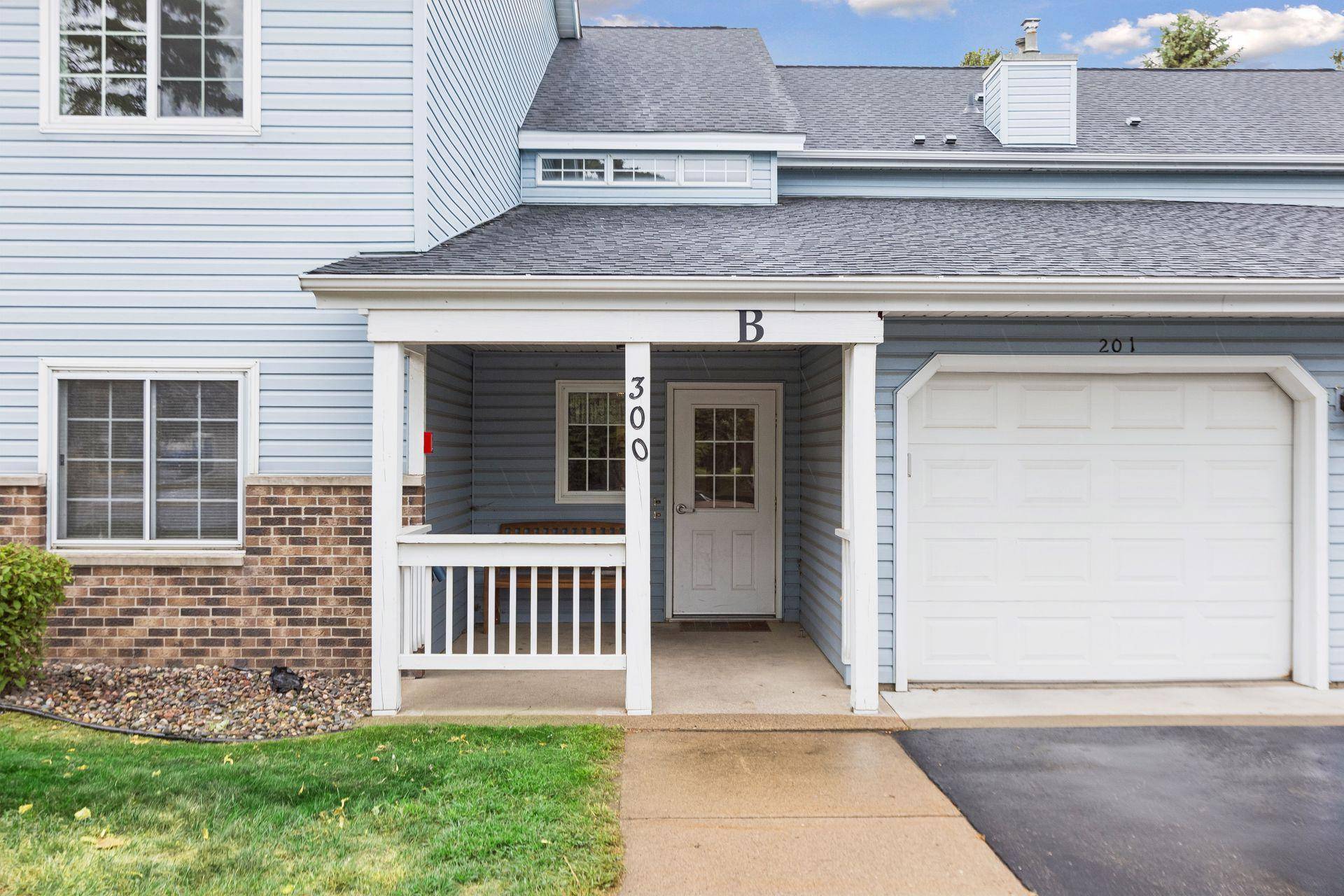 300 41st AVE NE #202, Columbia Heights, MN 55421