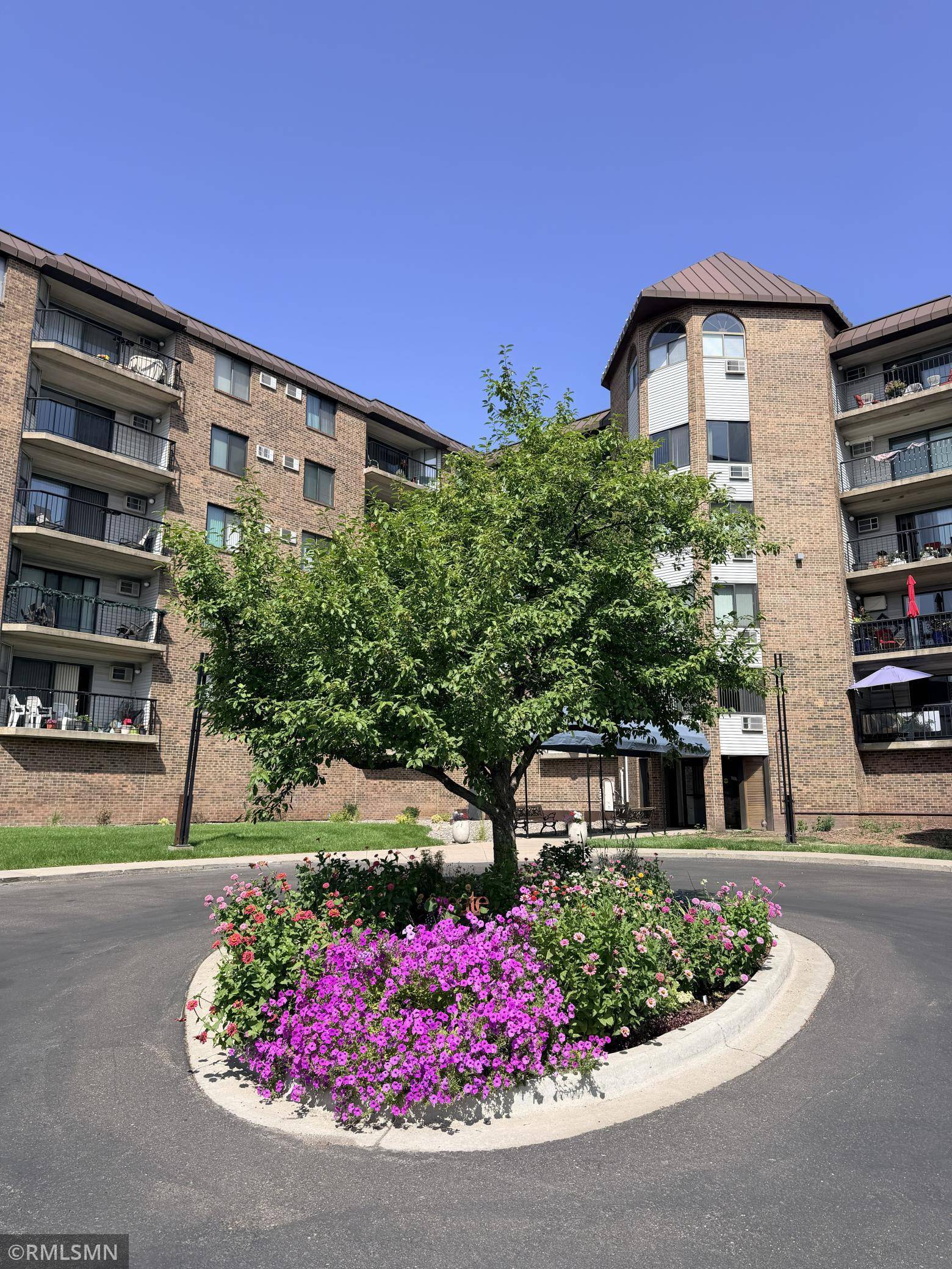 2601 Kenzie TER, Saint Anthony, MN 55418