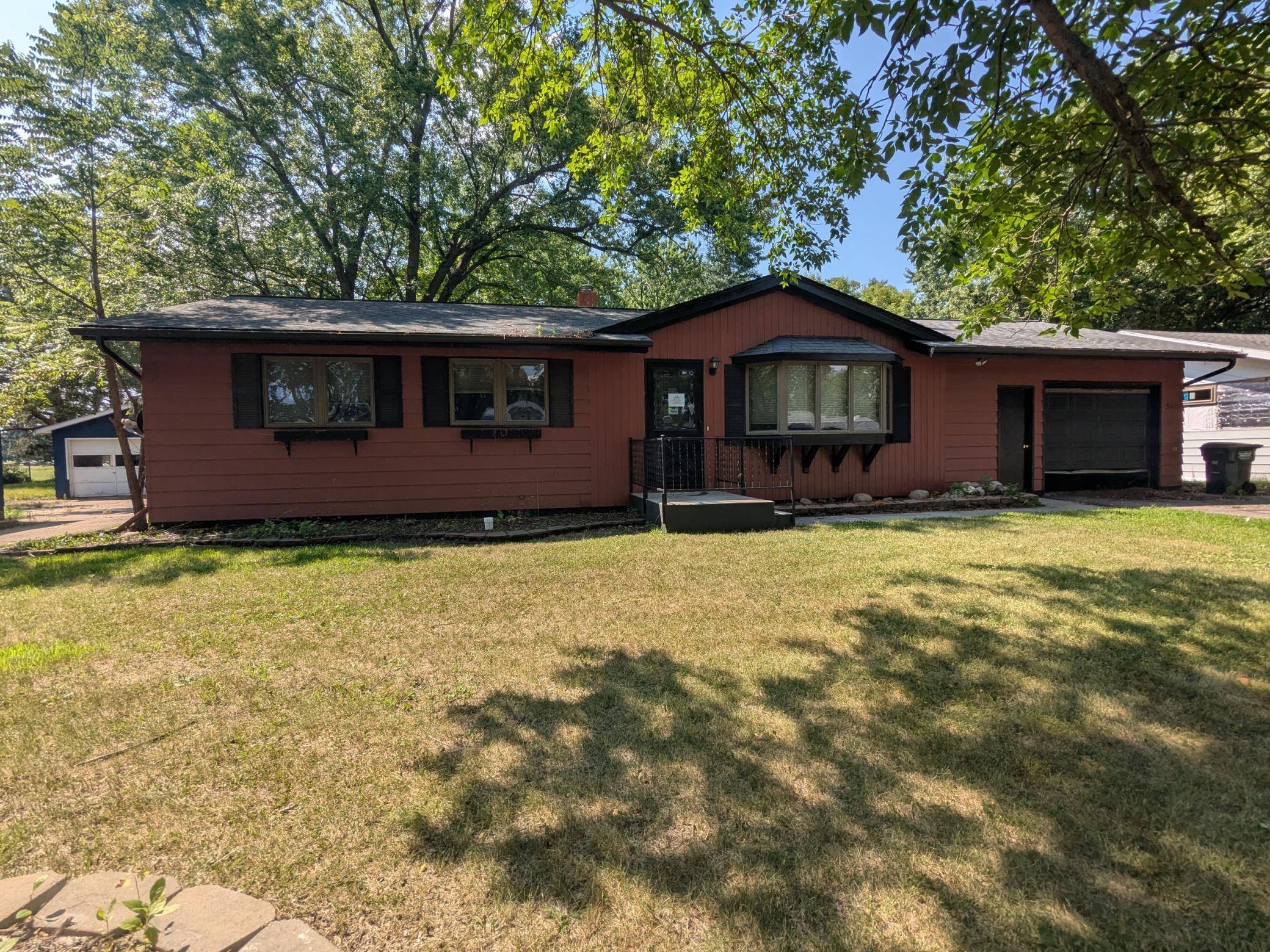 518 Sunrise AVE, Paynesville, MN 56362
