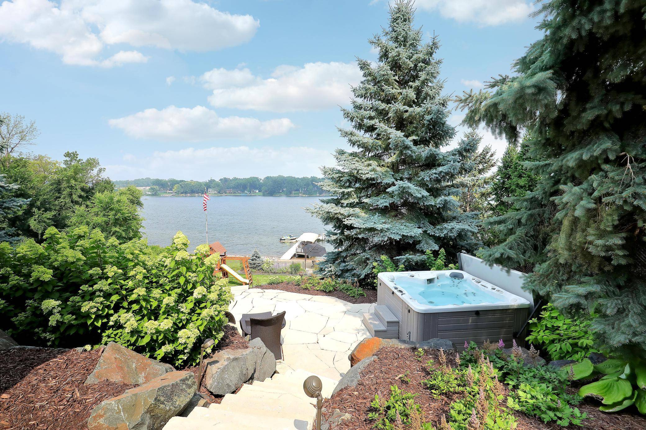 7998 Ithaca LN N, Maple Grove, MN 55311