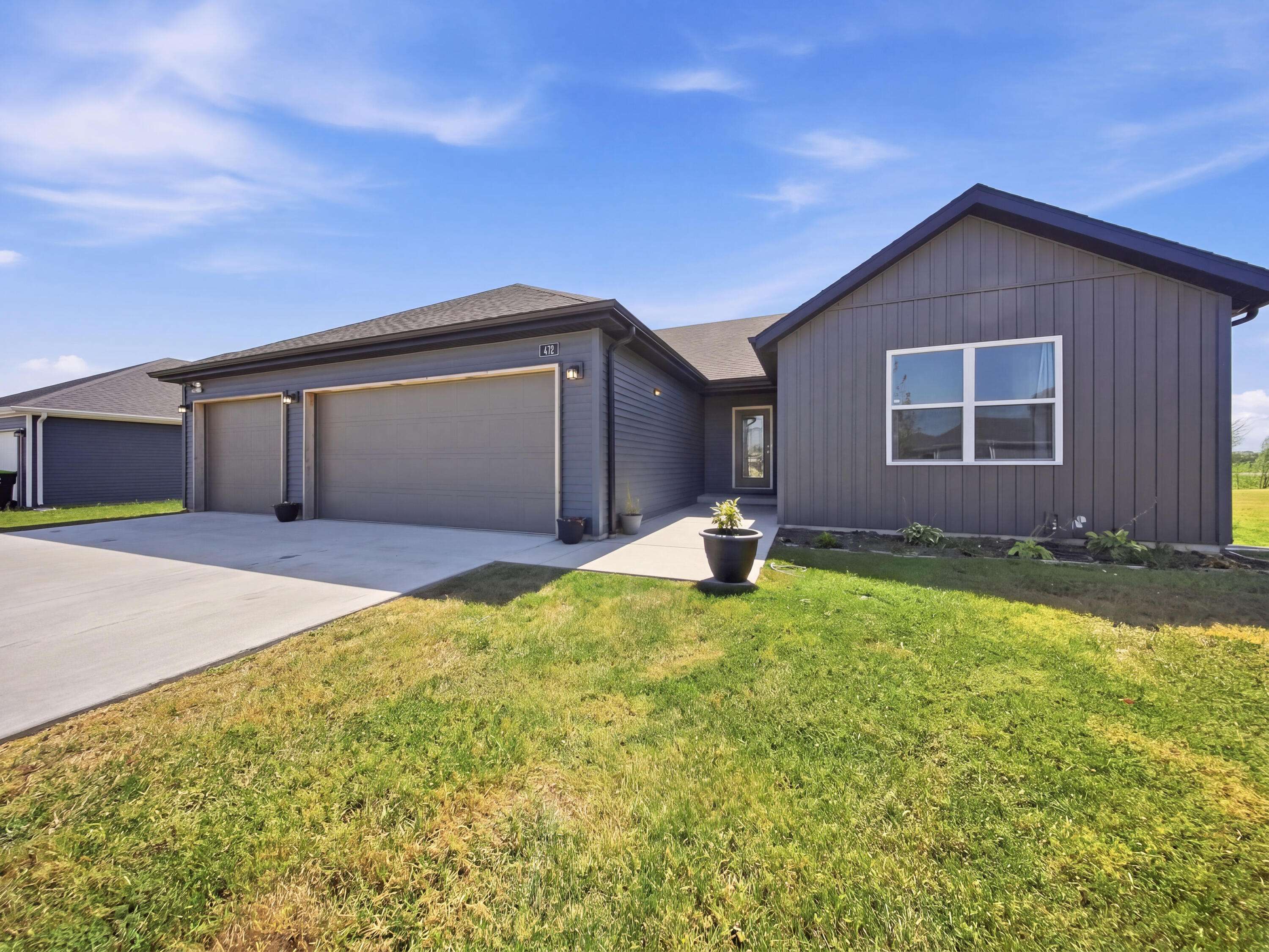 472 W Ledgestone DR, Rogersville, MO 65742