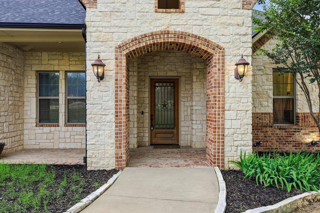 1040 Lighthouse Court, Grand Prairie, TX 75104