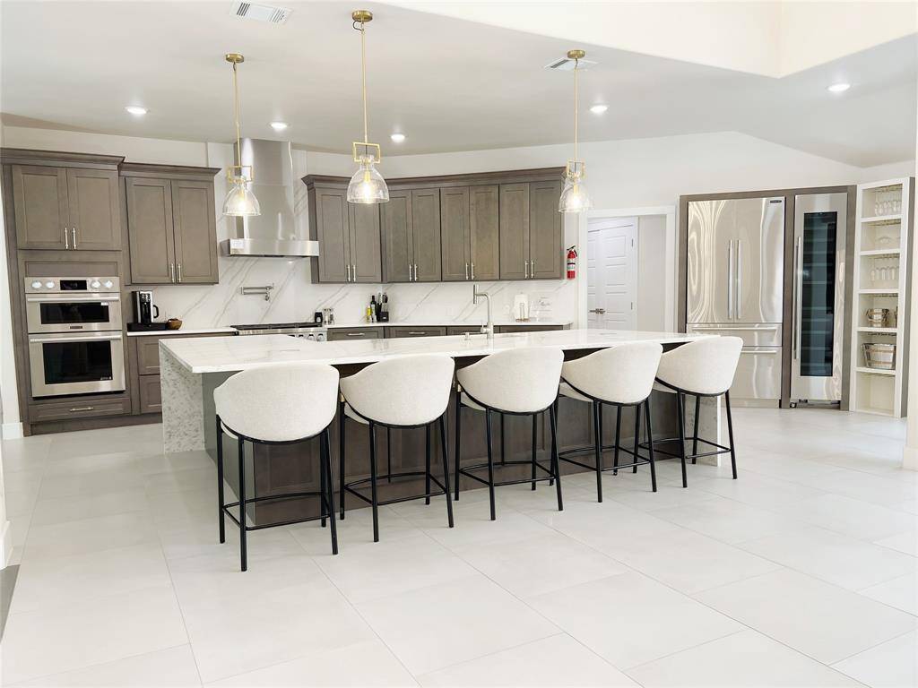 7115 Meadow Road, Dallas, TX 75230