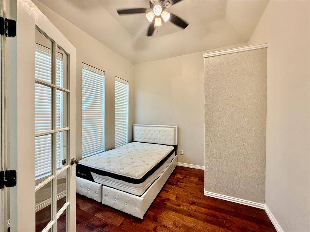 3720 Prague Mews, Dallas, TX 75236
