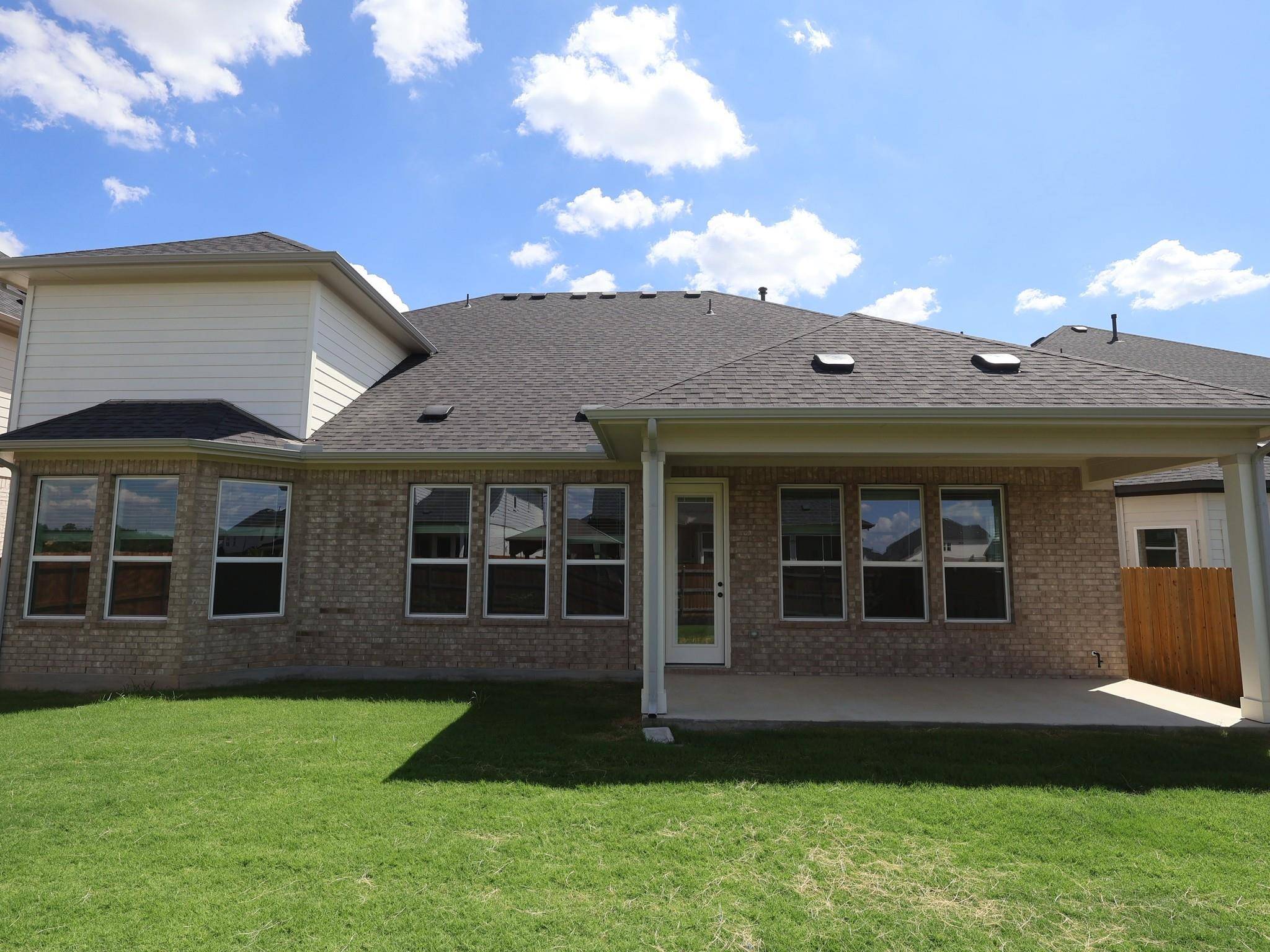 3721 Plentywood LN, Leander, TX 78641