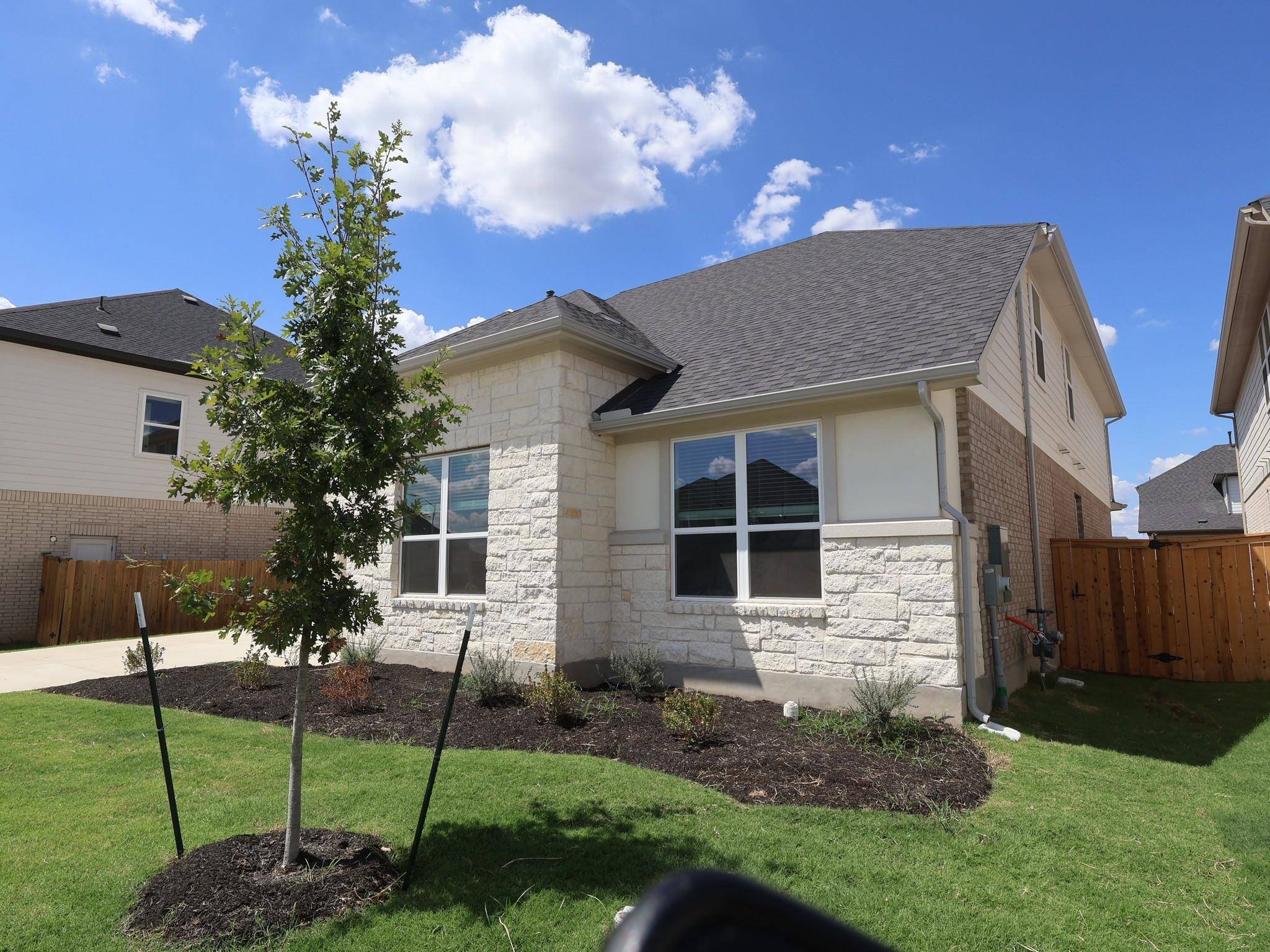 3721 Plentywood LN, Leander, TX 78641