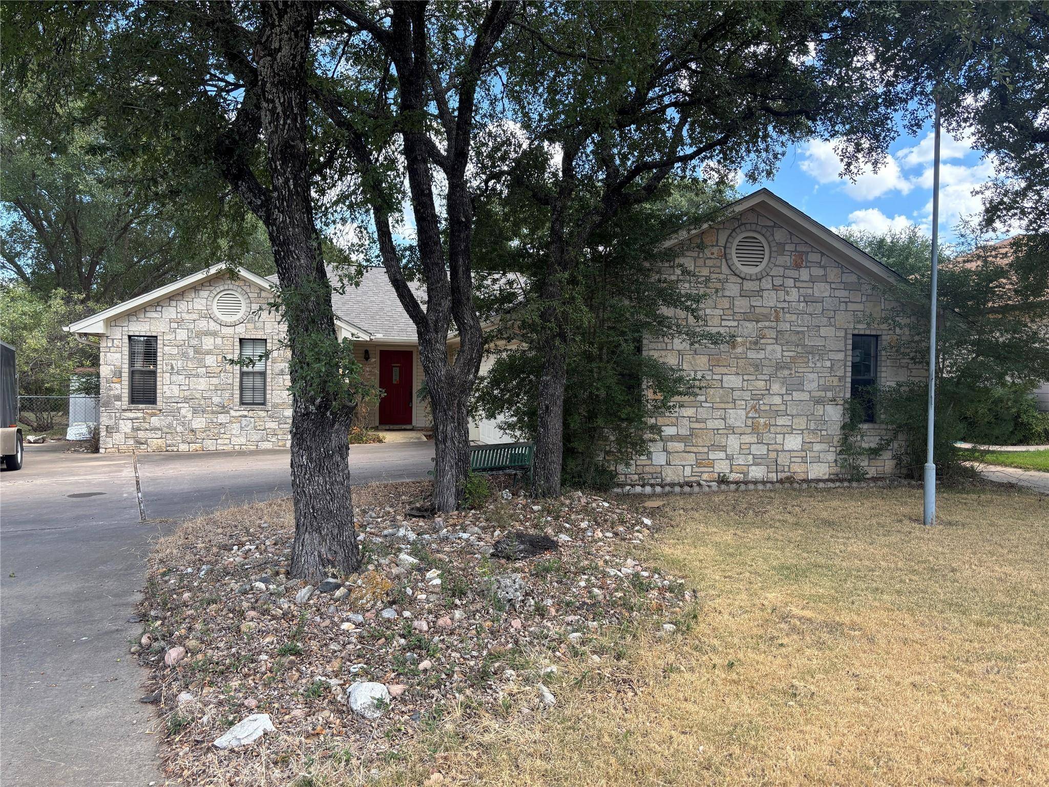 203 Fox Crossing, Burnet, TX 78611
