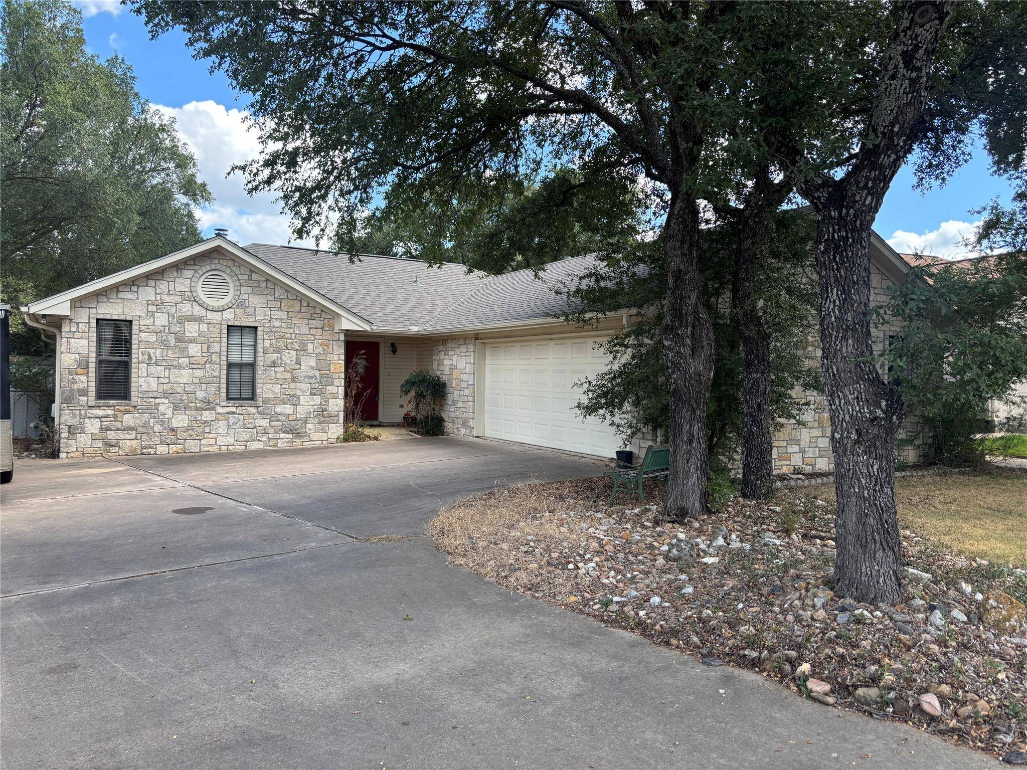 203 Fox Crossing, Burnet, TX 78611