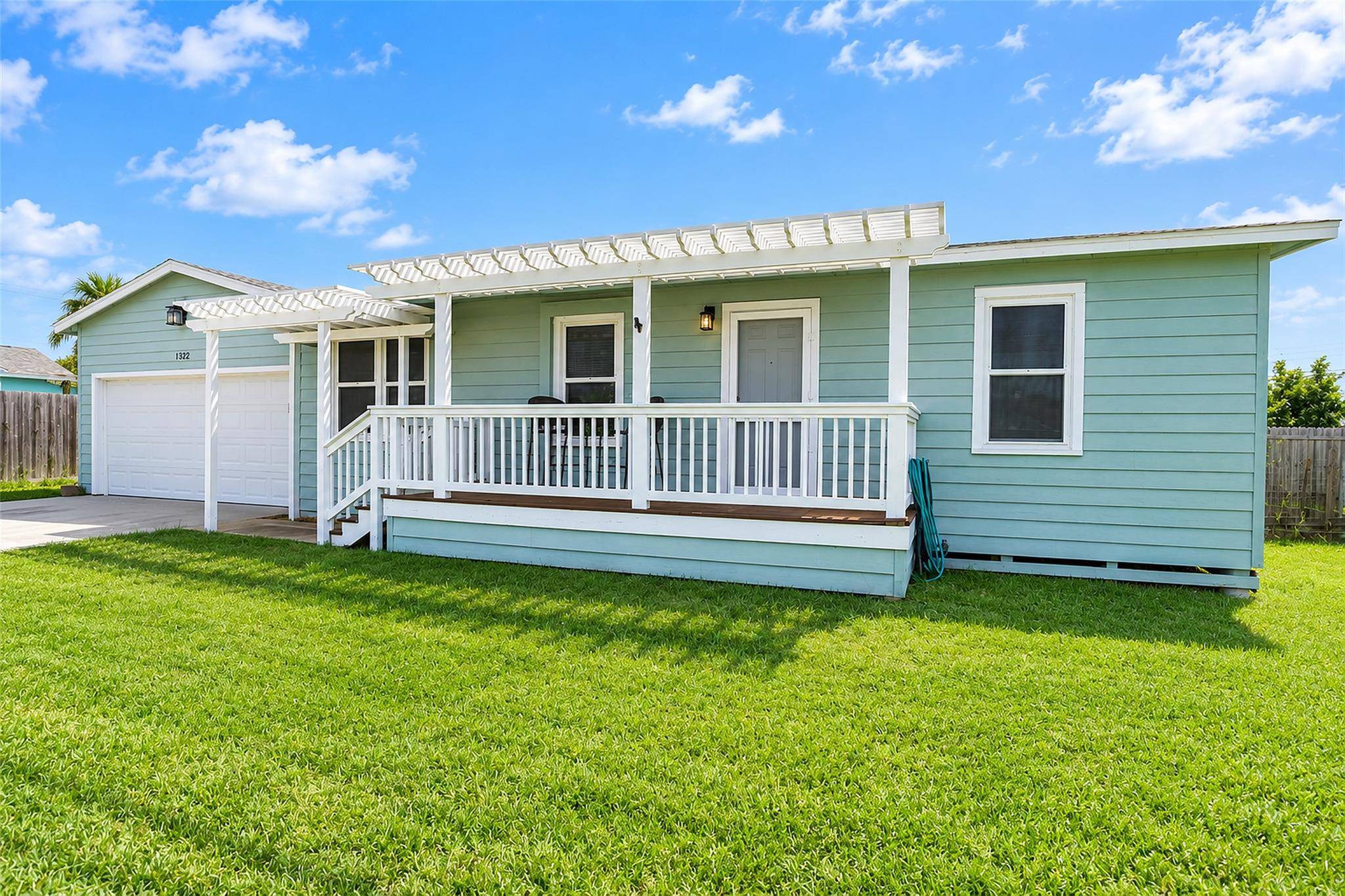 1322 Omohundro ST, Rockport, TX 78382