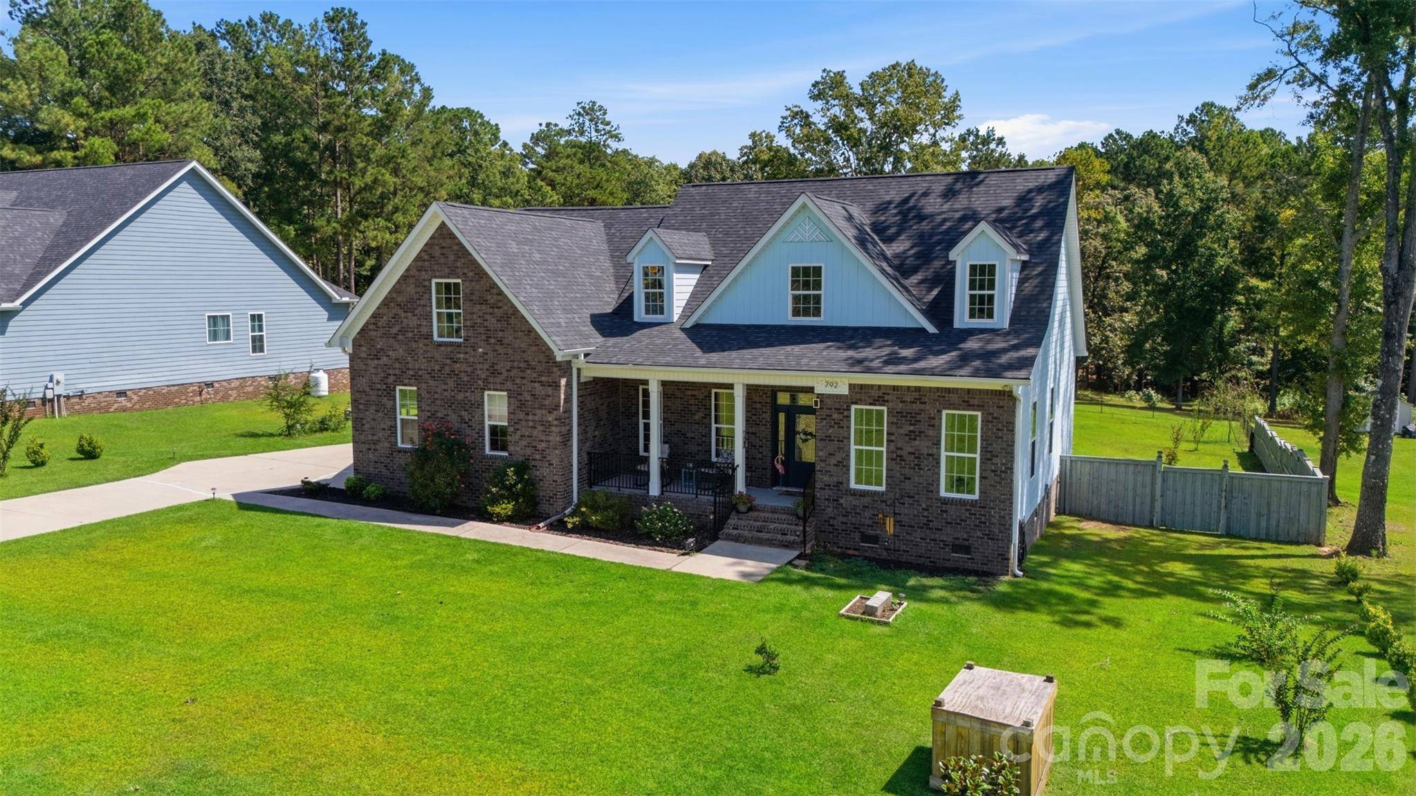 792 Tookie Doo LN, Elgin, SC 29045