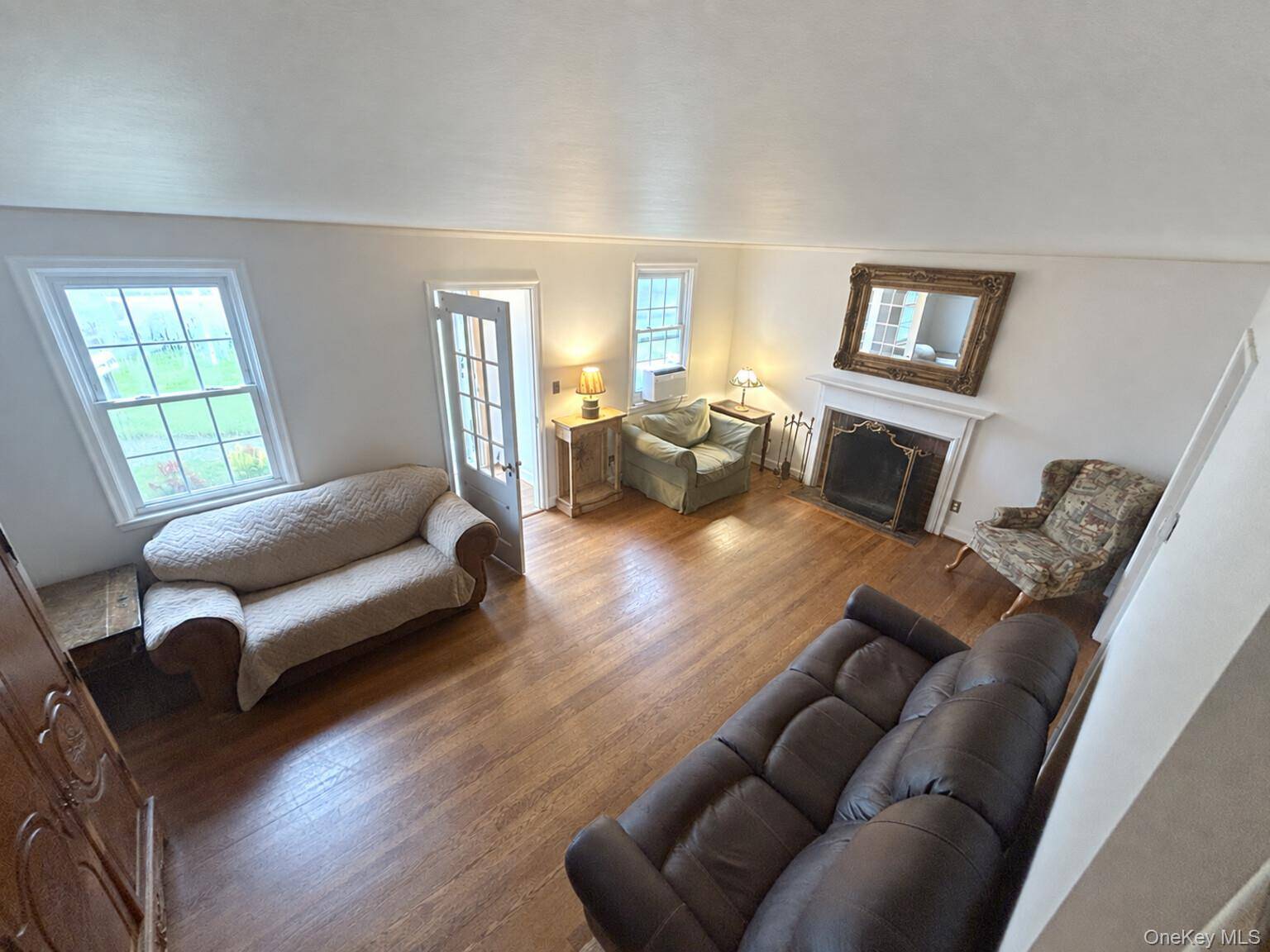 2 RUTH PL, Glen Head, NY 11545