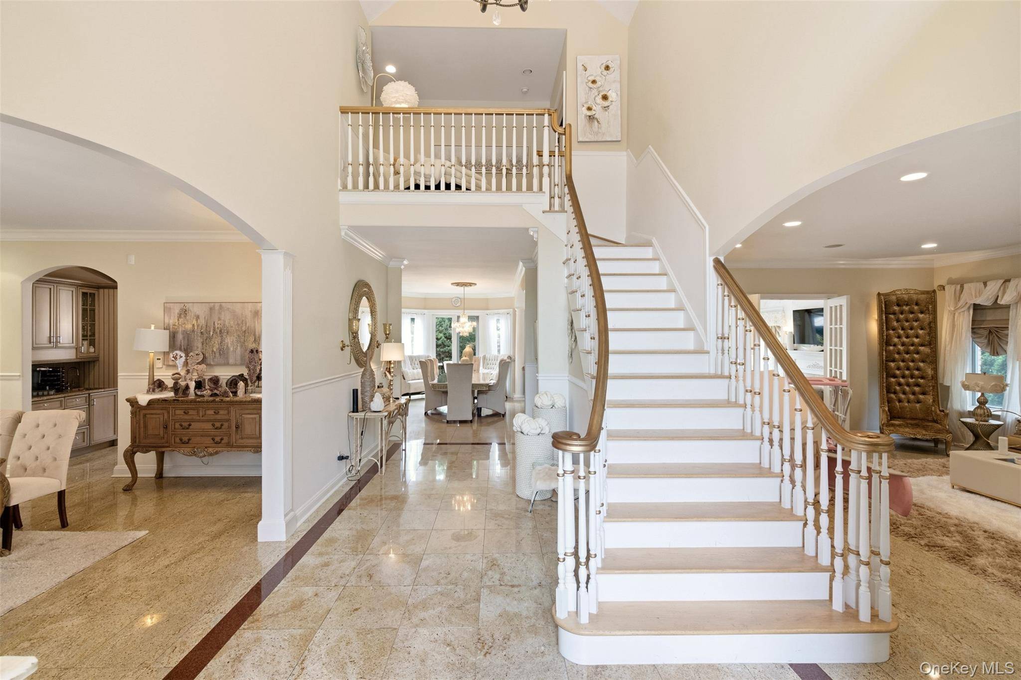 15 Peppermill LN, Dix Hills, NY 11746