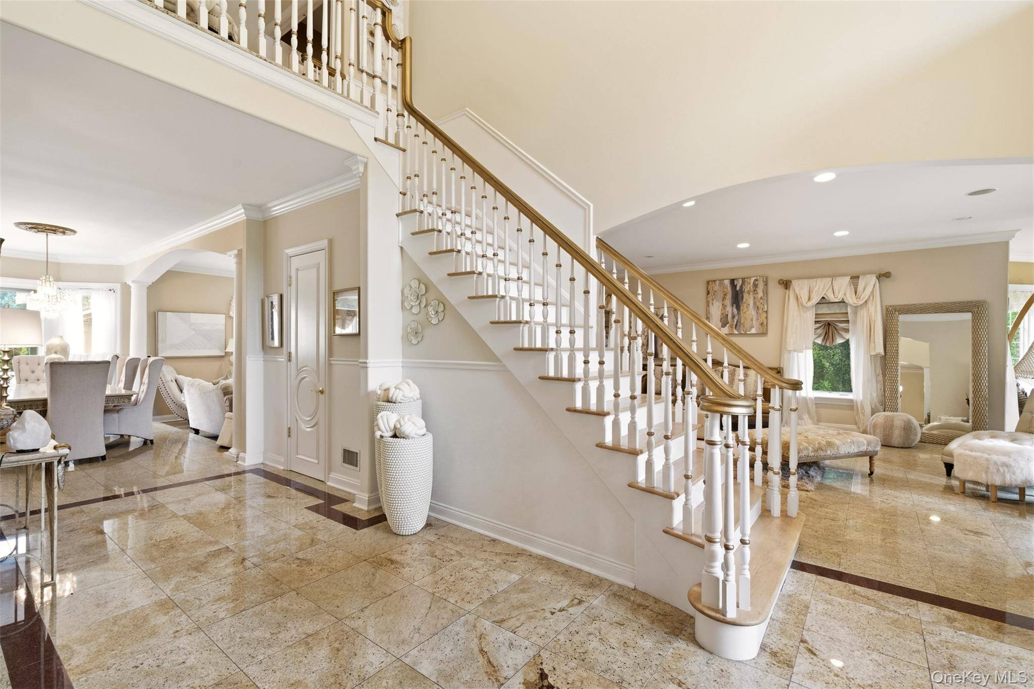 15 Peppermill LN, Dix Hills, NY 11746