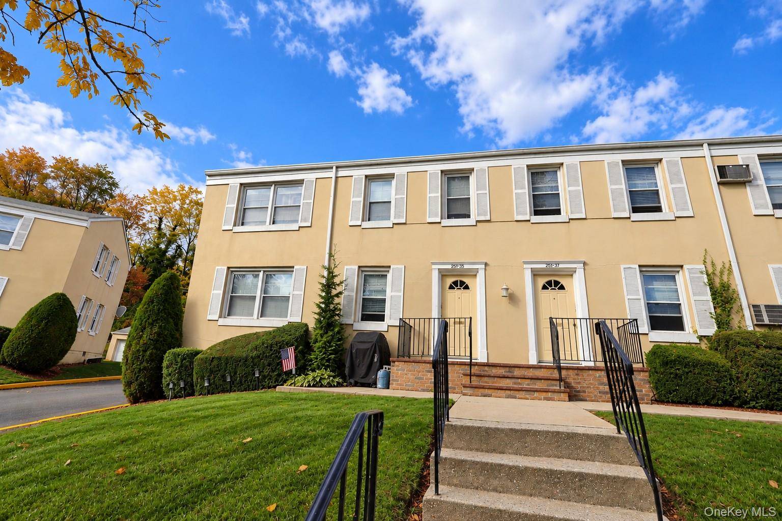 251-35 71st RD #51 A, Bellerose, NY 11426